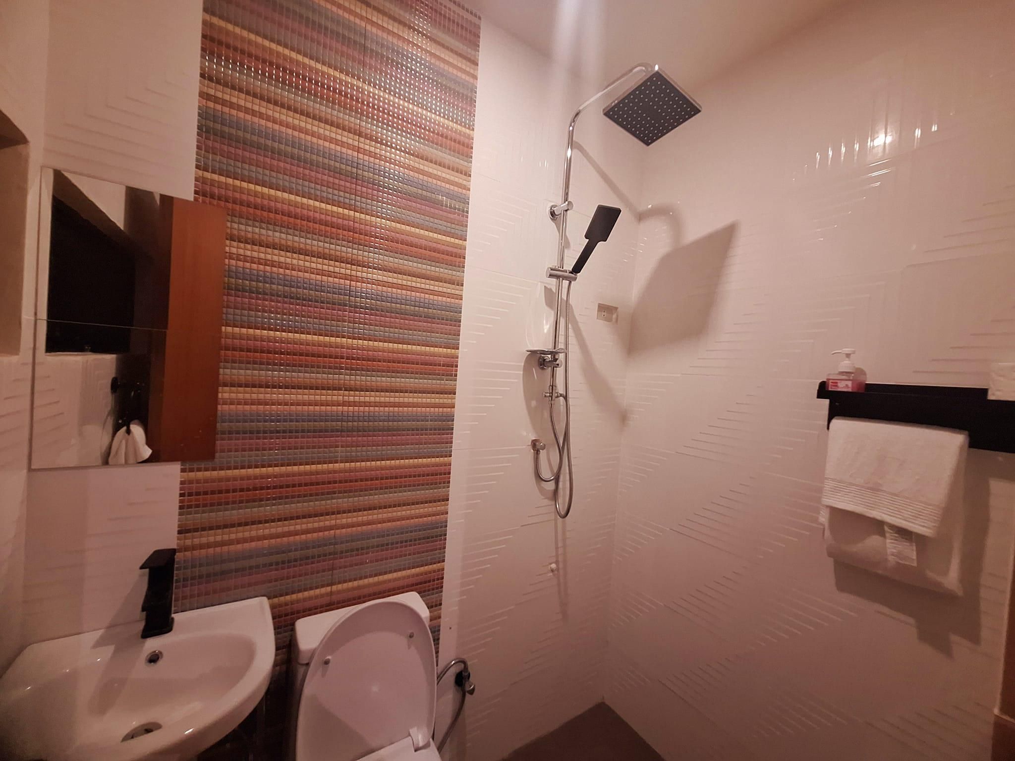 Irabella Travellers Inn Family Room 2