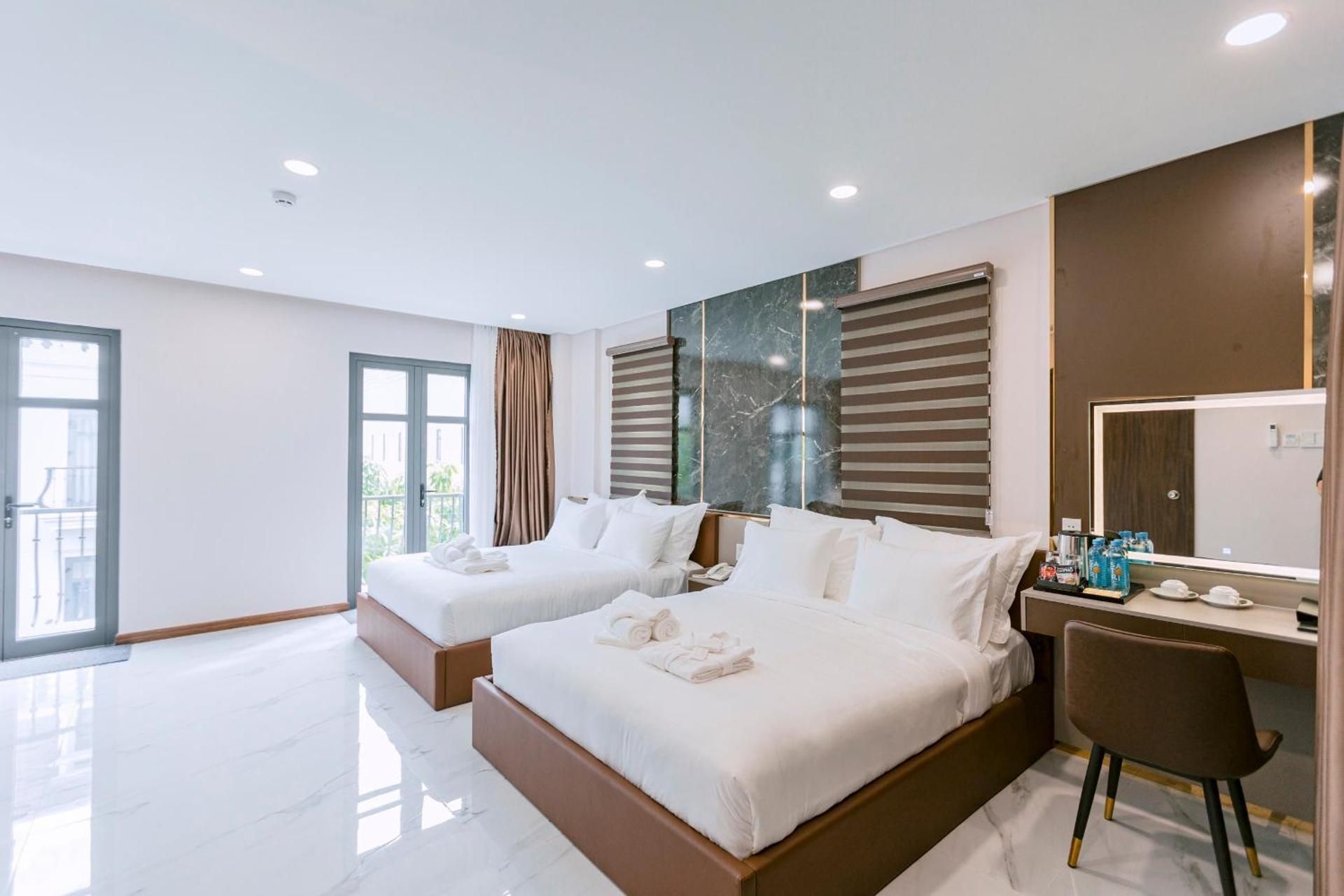 VIN HOTEL Quadruple Room with Balcony