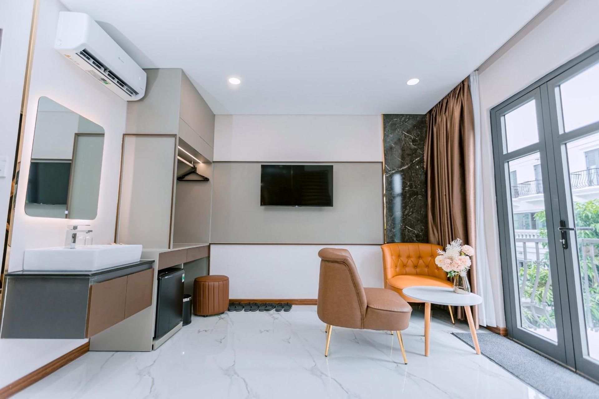 VIN HOTEL Quadruple Room with Balcony 3