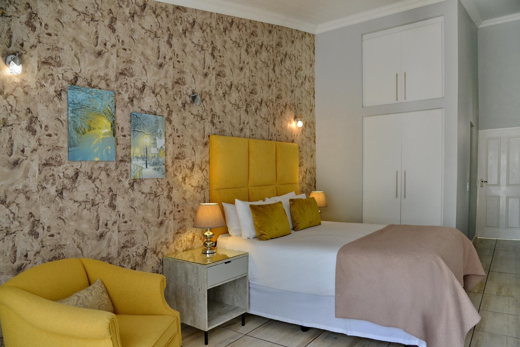 The Shore House Luxury Queen Upstairs 2