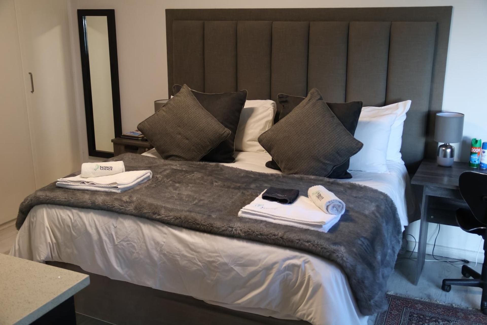 Deluxe Double or Twin Room with Garden View