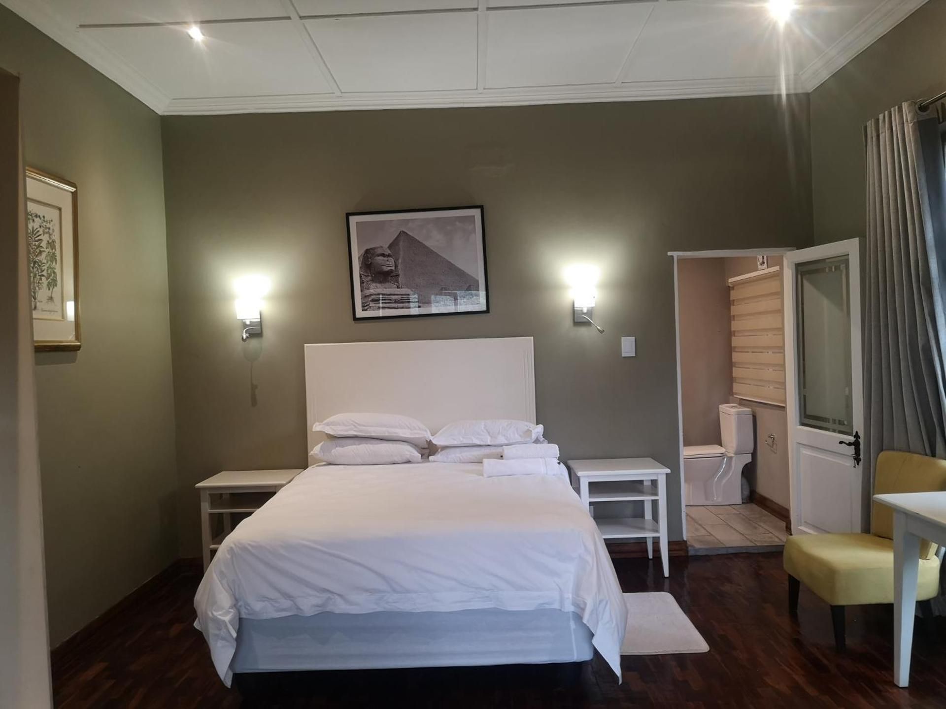 Deluxe Queen Room