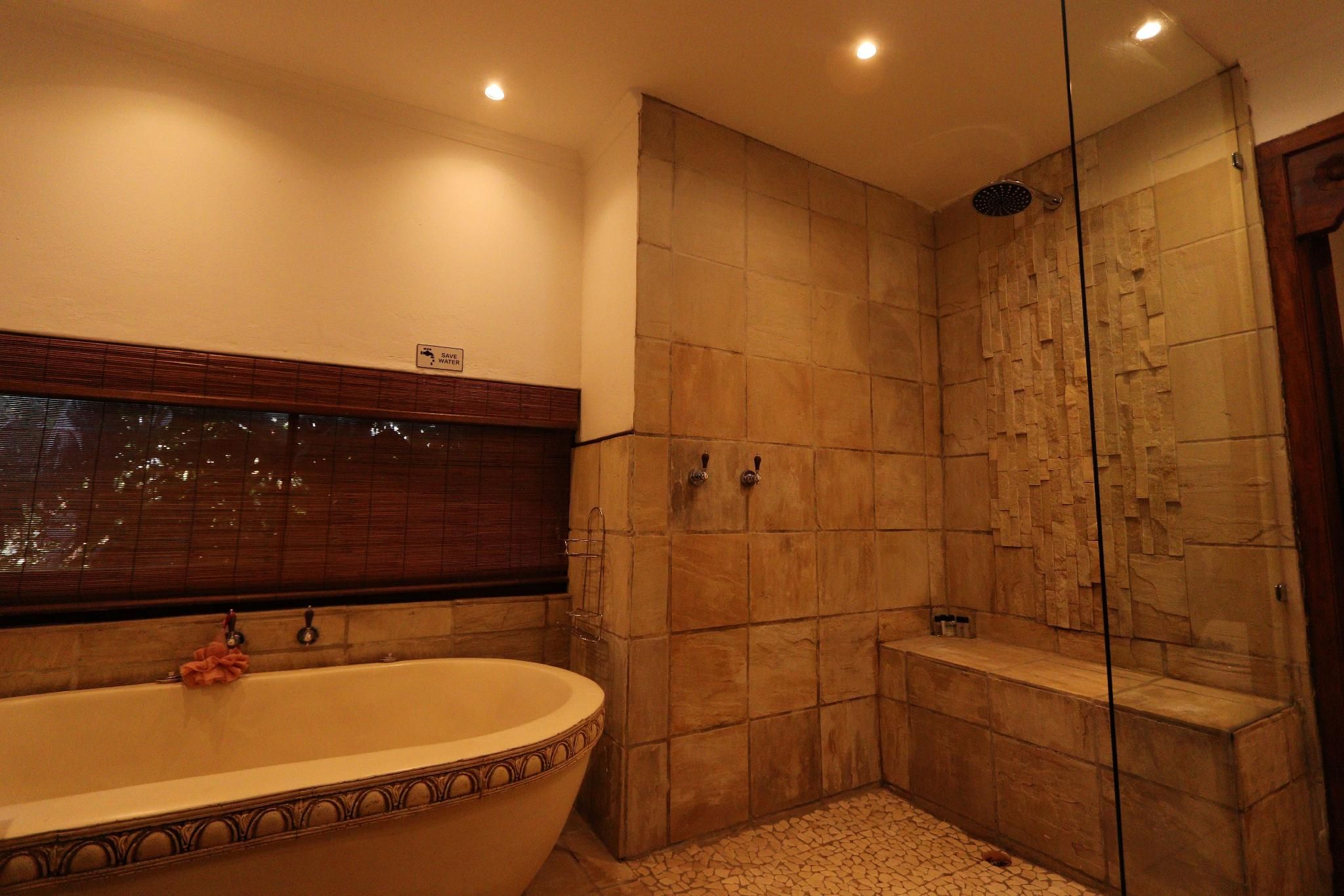 Deluxe Twin Room Type A