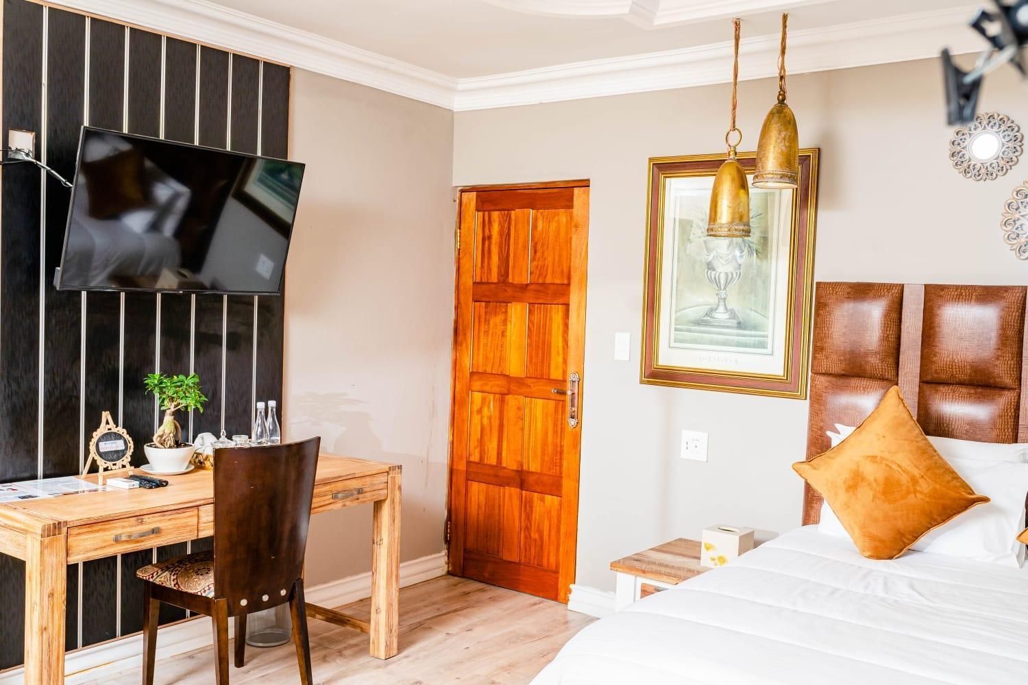 Deluxe Double Room with Side Sea View