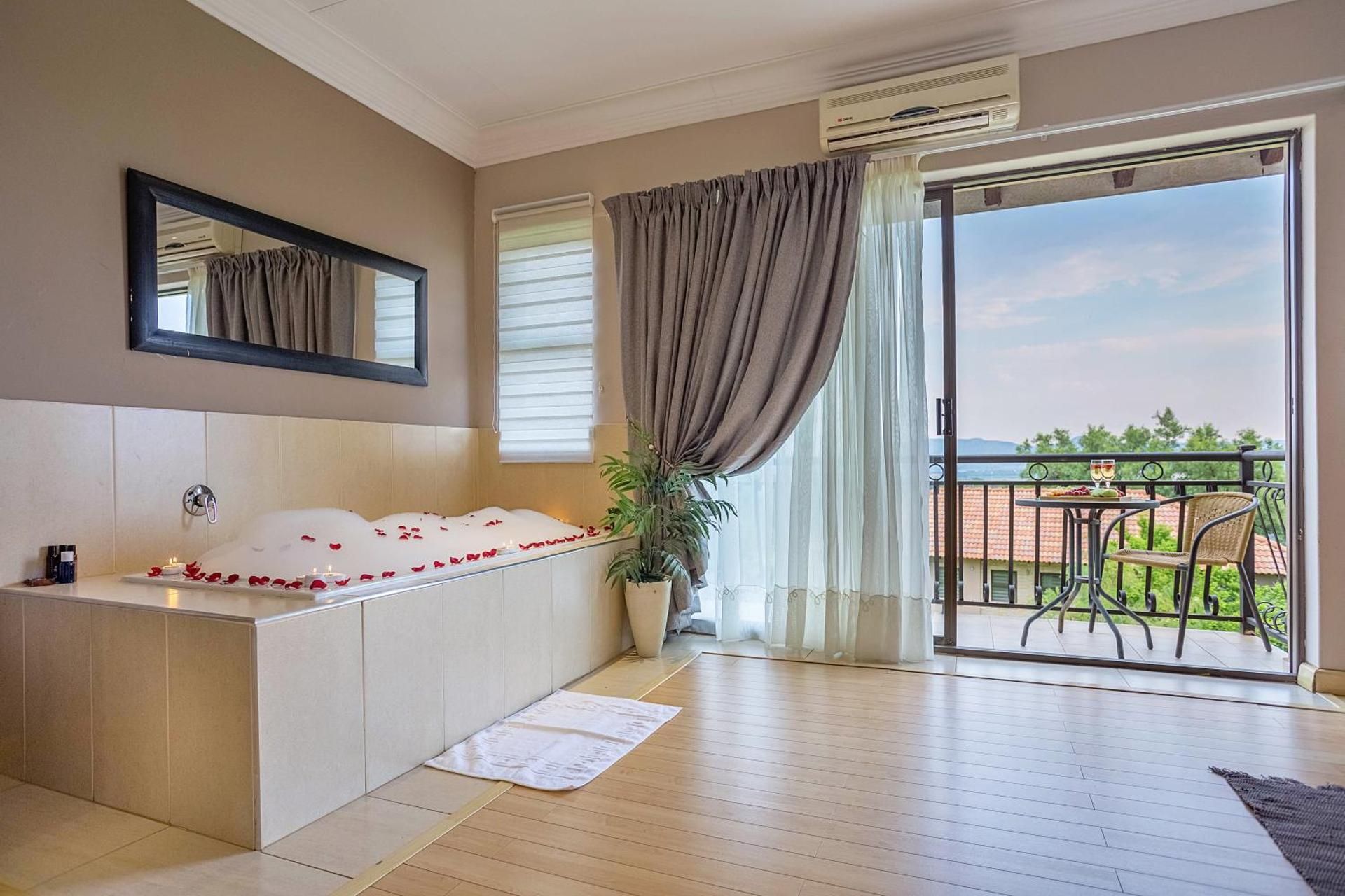 Suite with Lake View