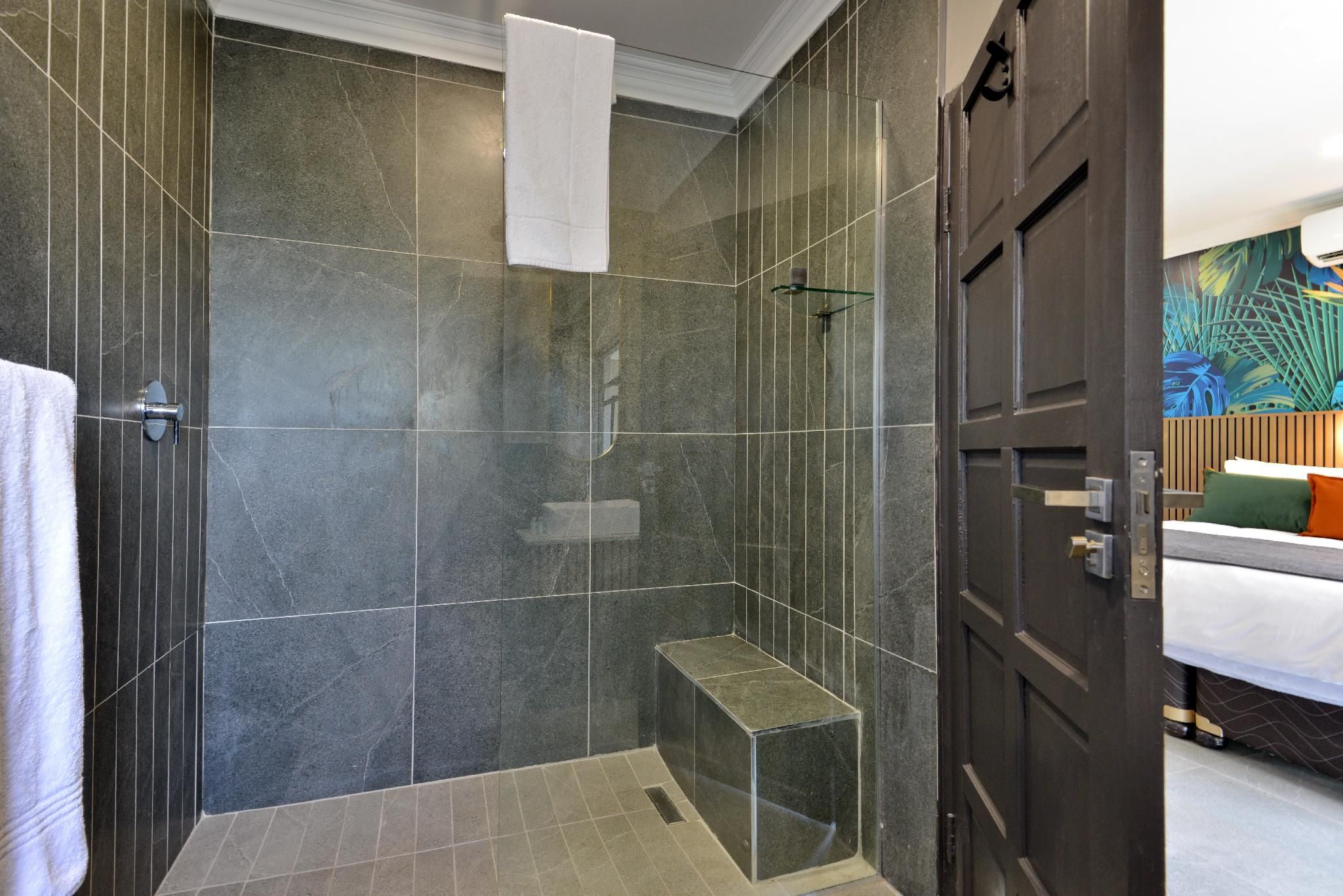 Seasons Golf, Leisure and Spa Superior Double Room 2