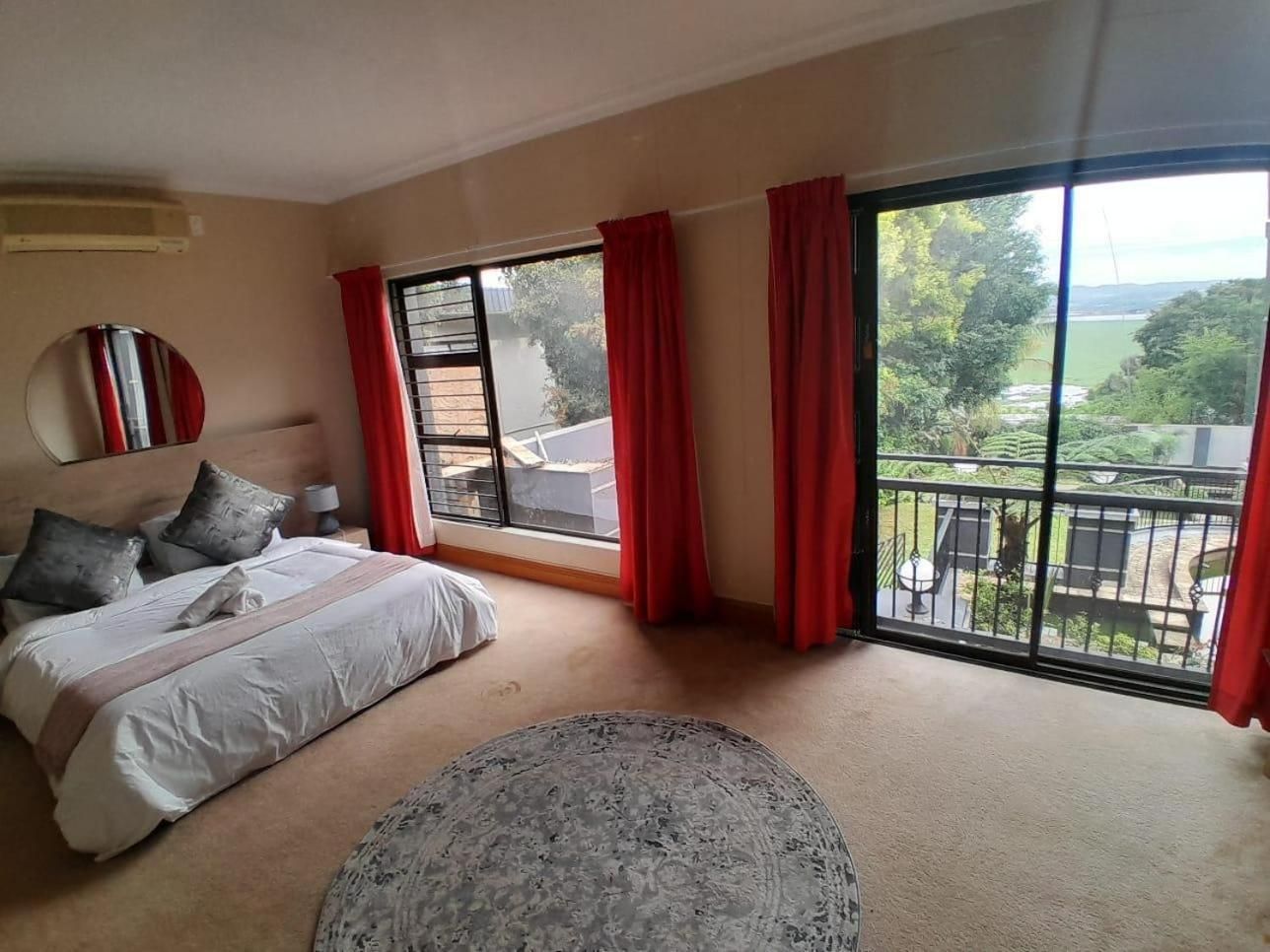 Honeymoon Suite