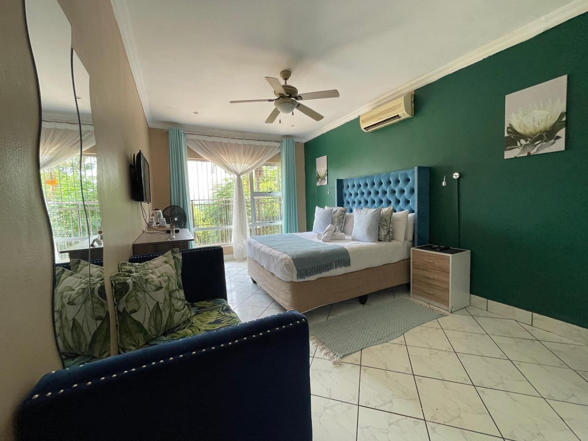 Standard Queen Room