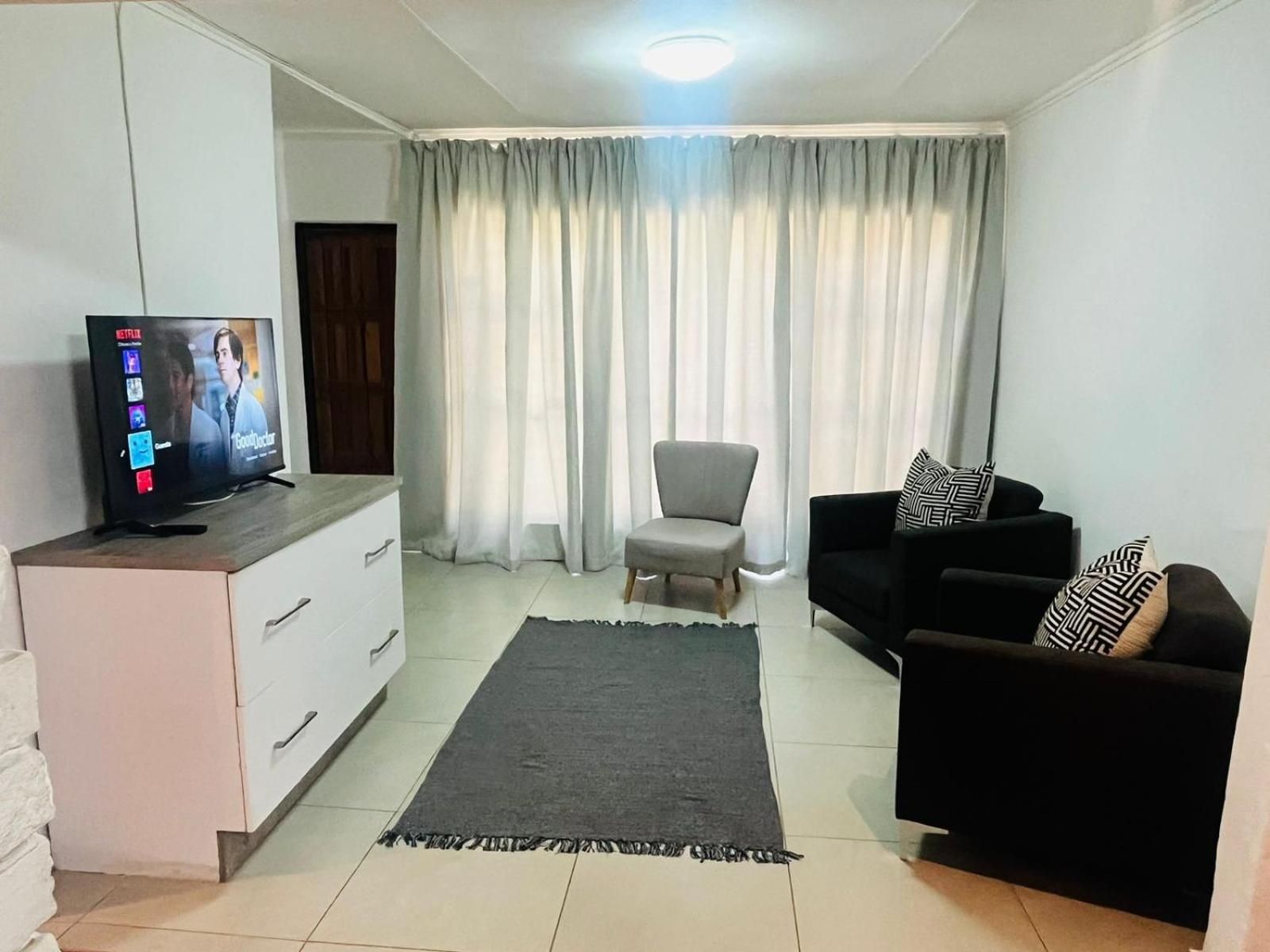 Queen Room with Garden View