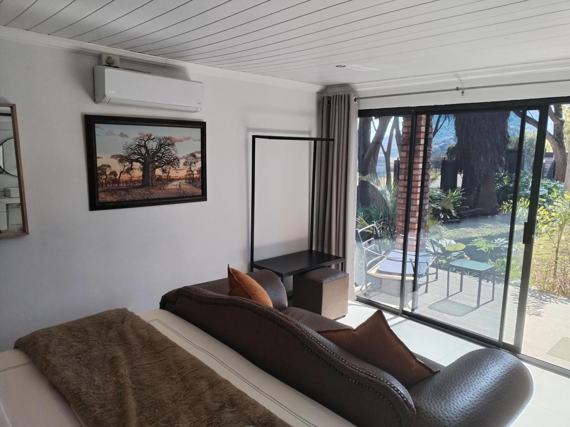 Deluxe Room (1 adult + 1 child)