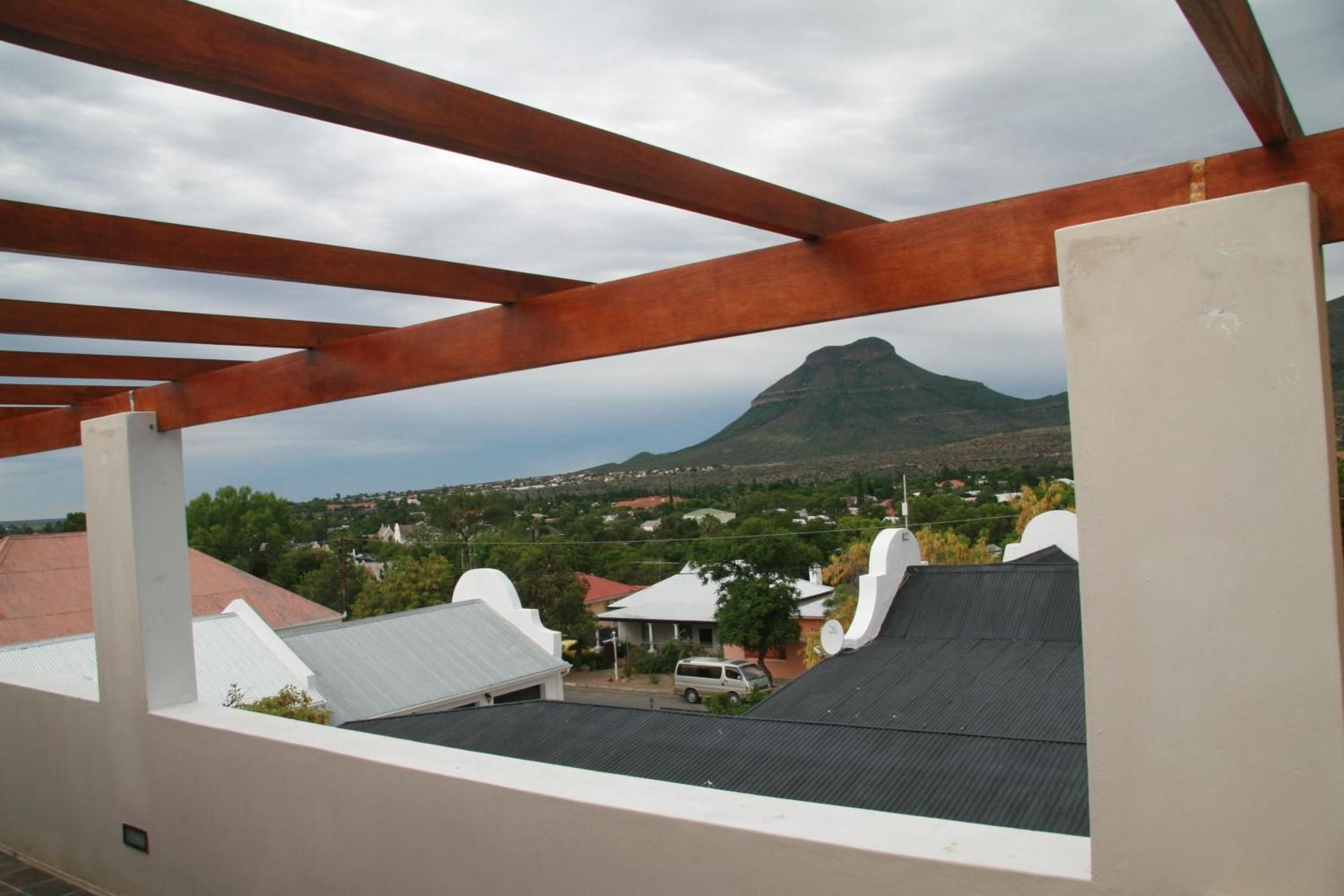 Deluxe Double or Twin Room with Mountain View