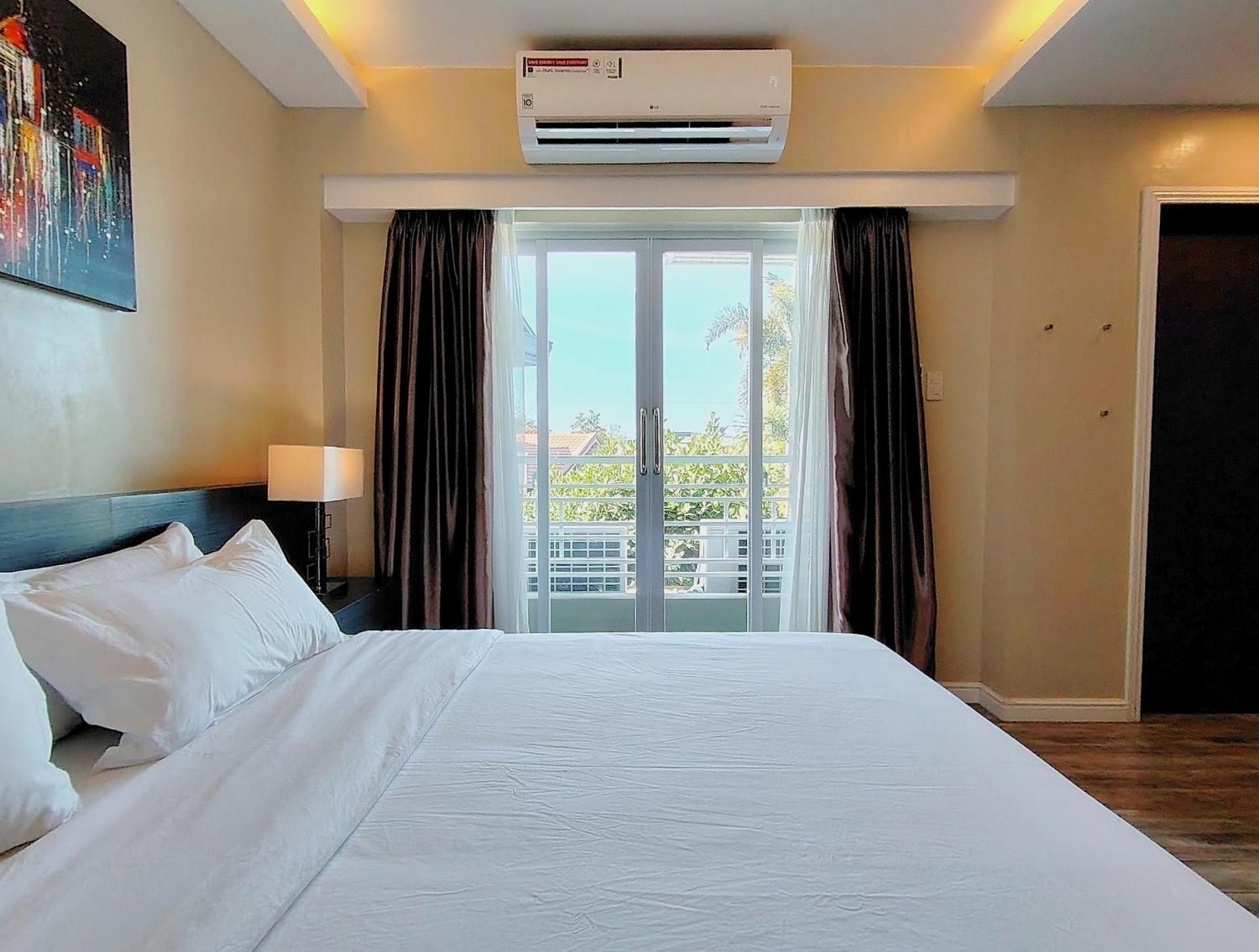 Suite with Garden View