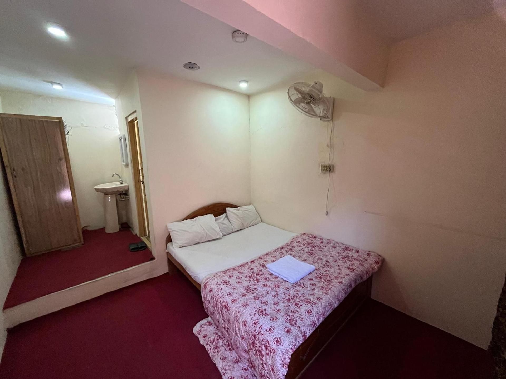 Hotel Highlander Inn Single Room with Bath 3