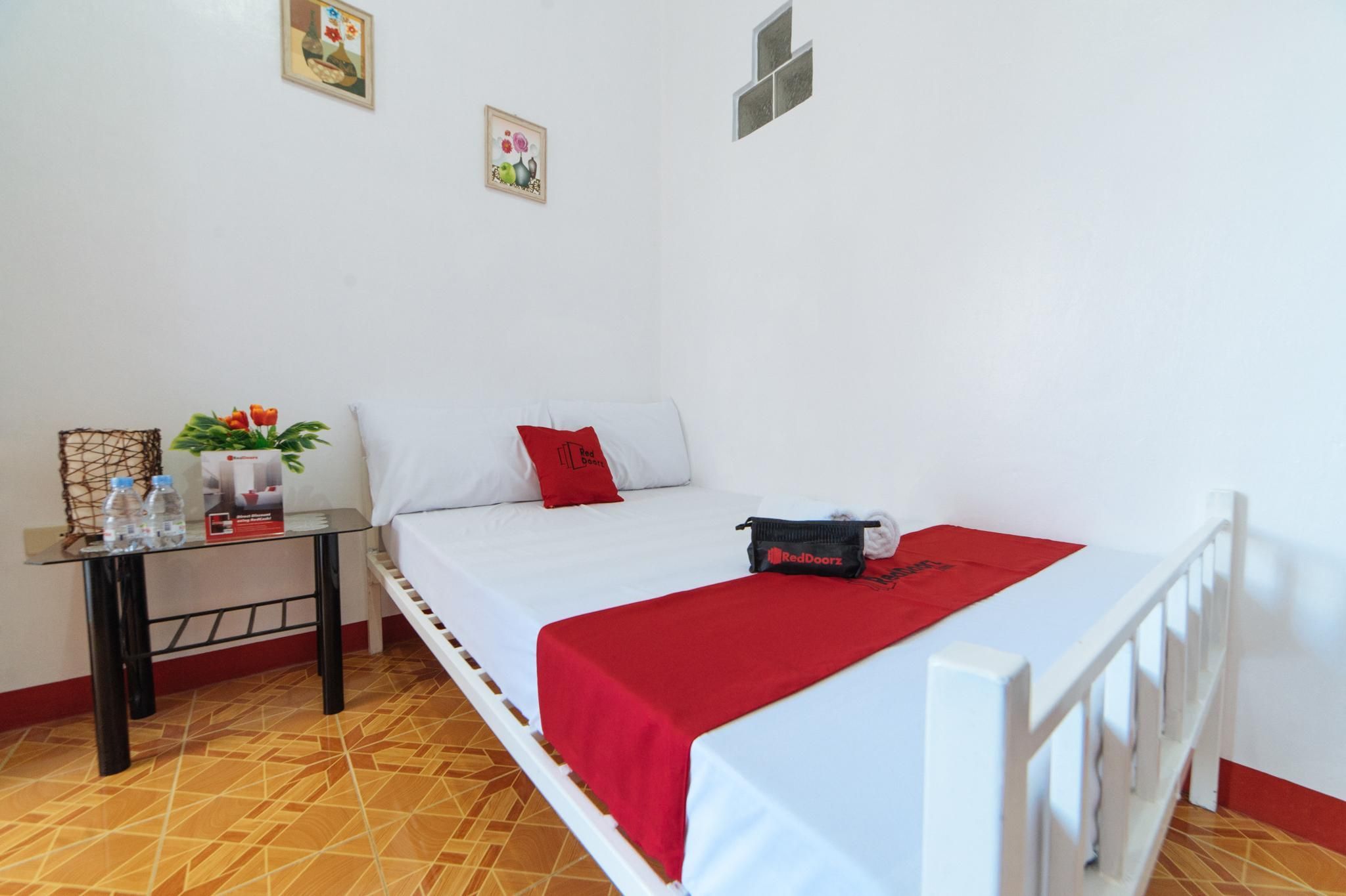 RedDoorz @ Pag Asa Rawis Legazpi Deluxe Room