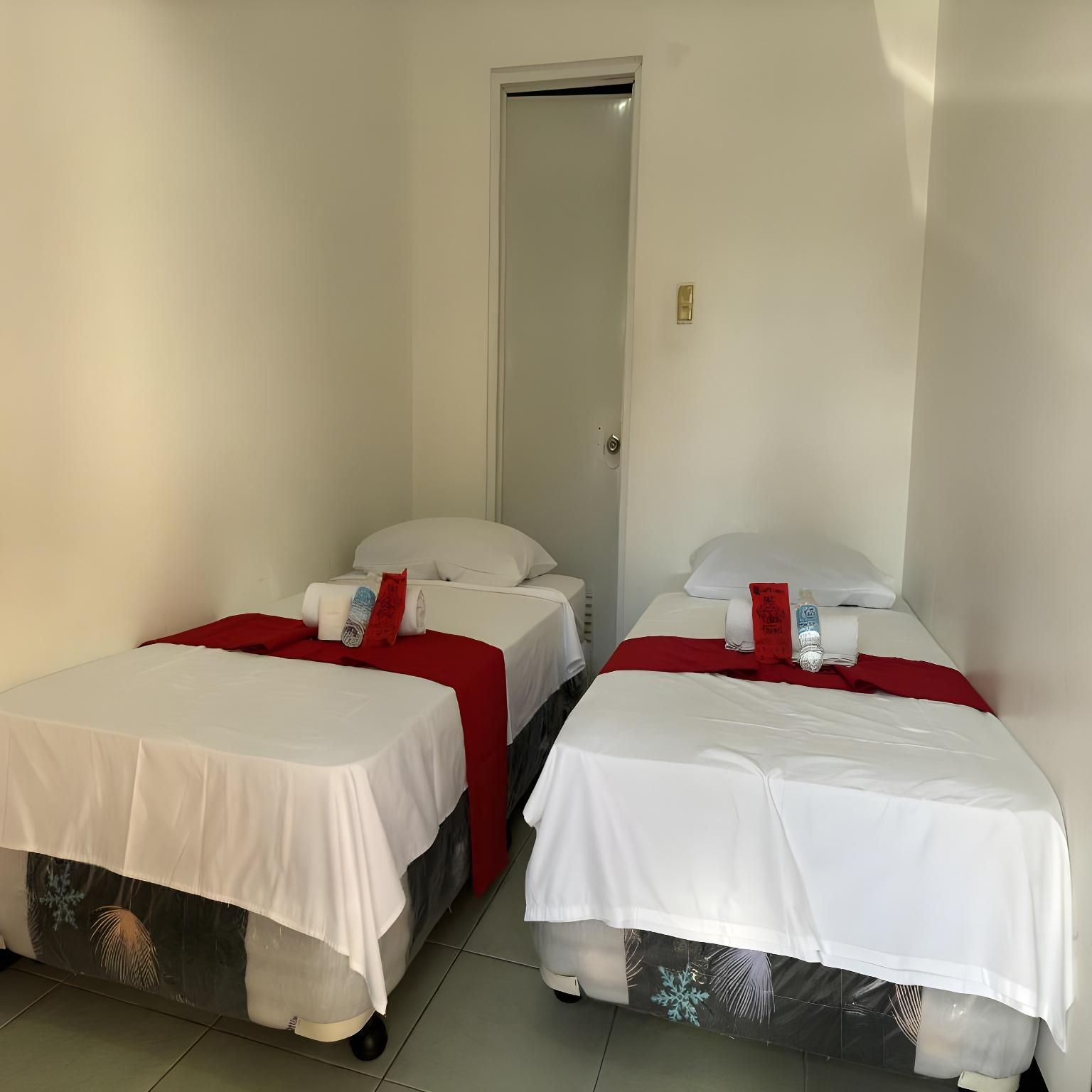 RedDoorz near Mariners Legazpi Executive Twin 2