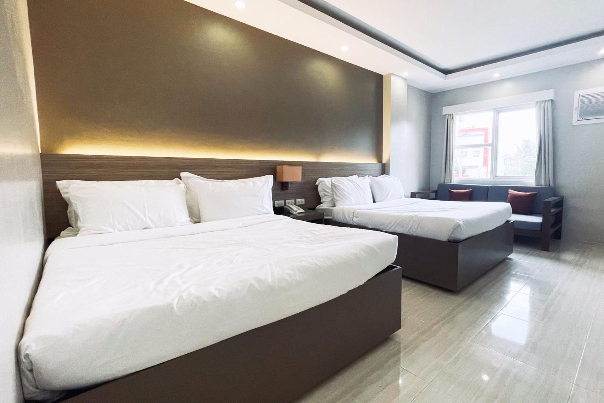 Daraga Tourist Inn Deluxe Room