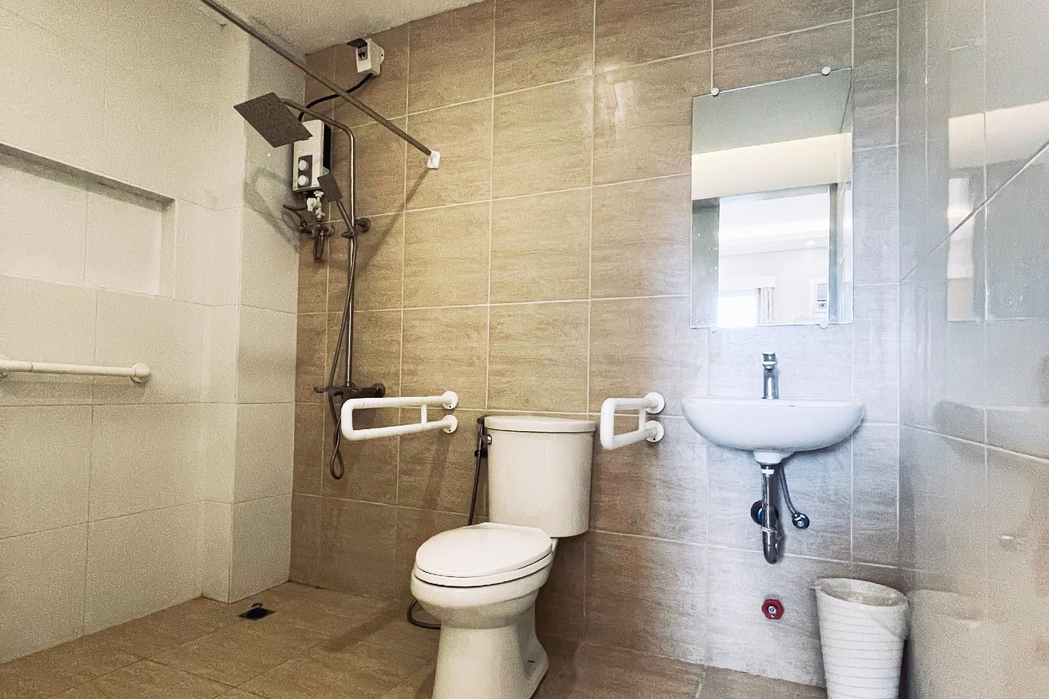 Daraga Tourist Inn PWD Room - Accessible 3