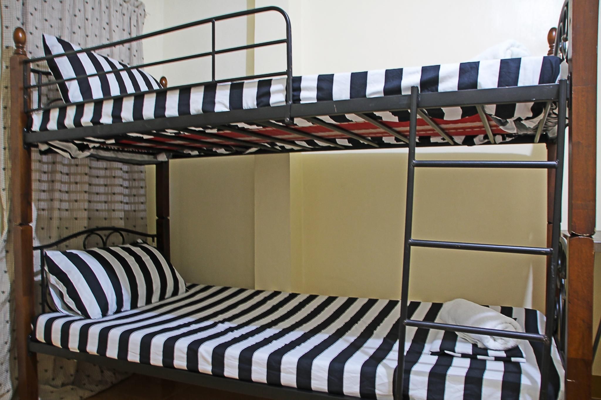 8-Bed Mixed Dormitory Room