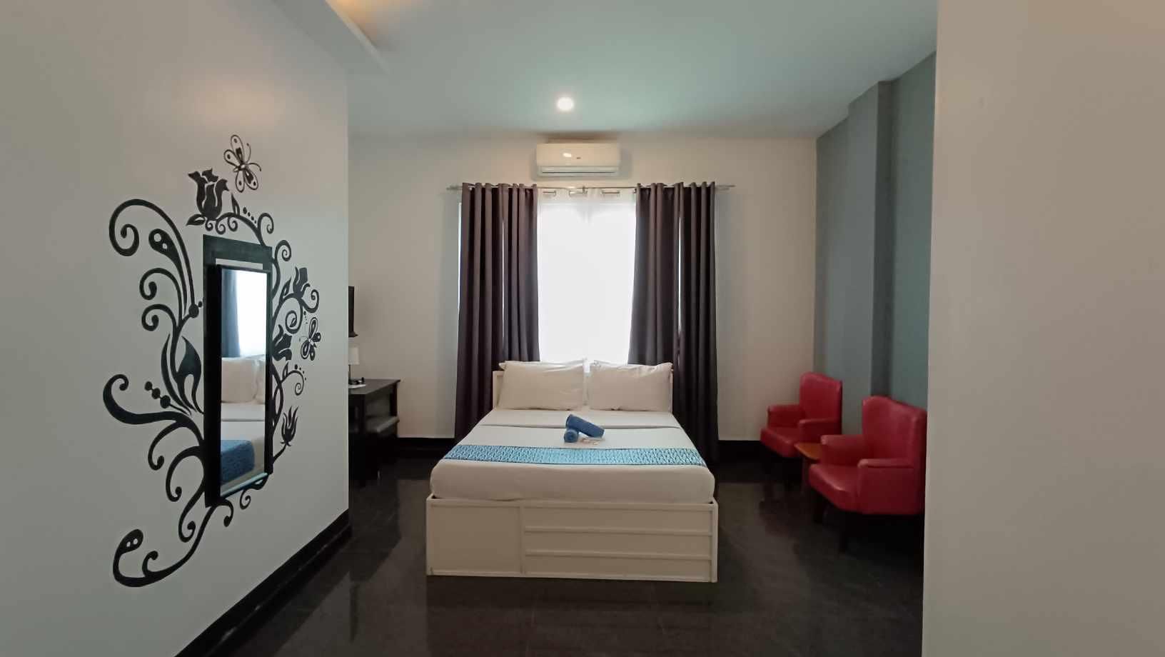 Standard Queen Room