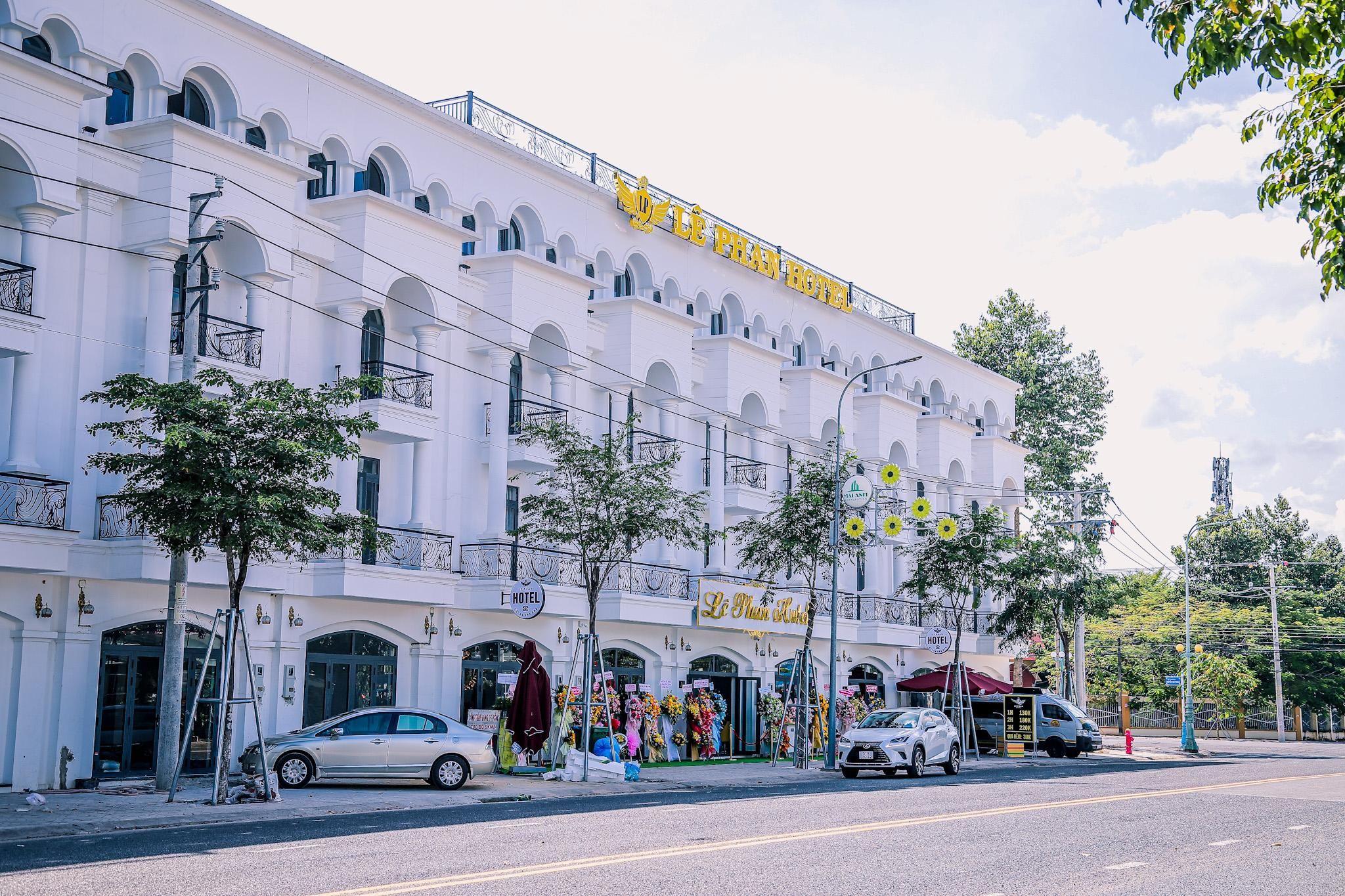 Le Phan Hotel