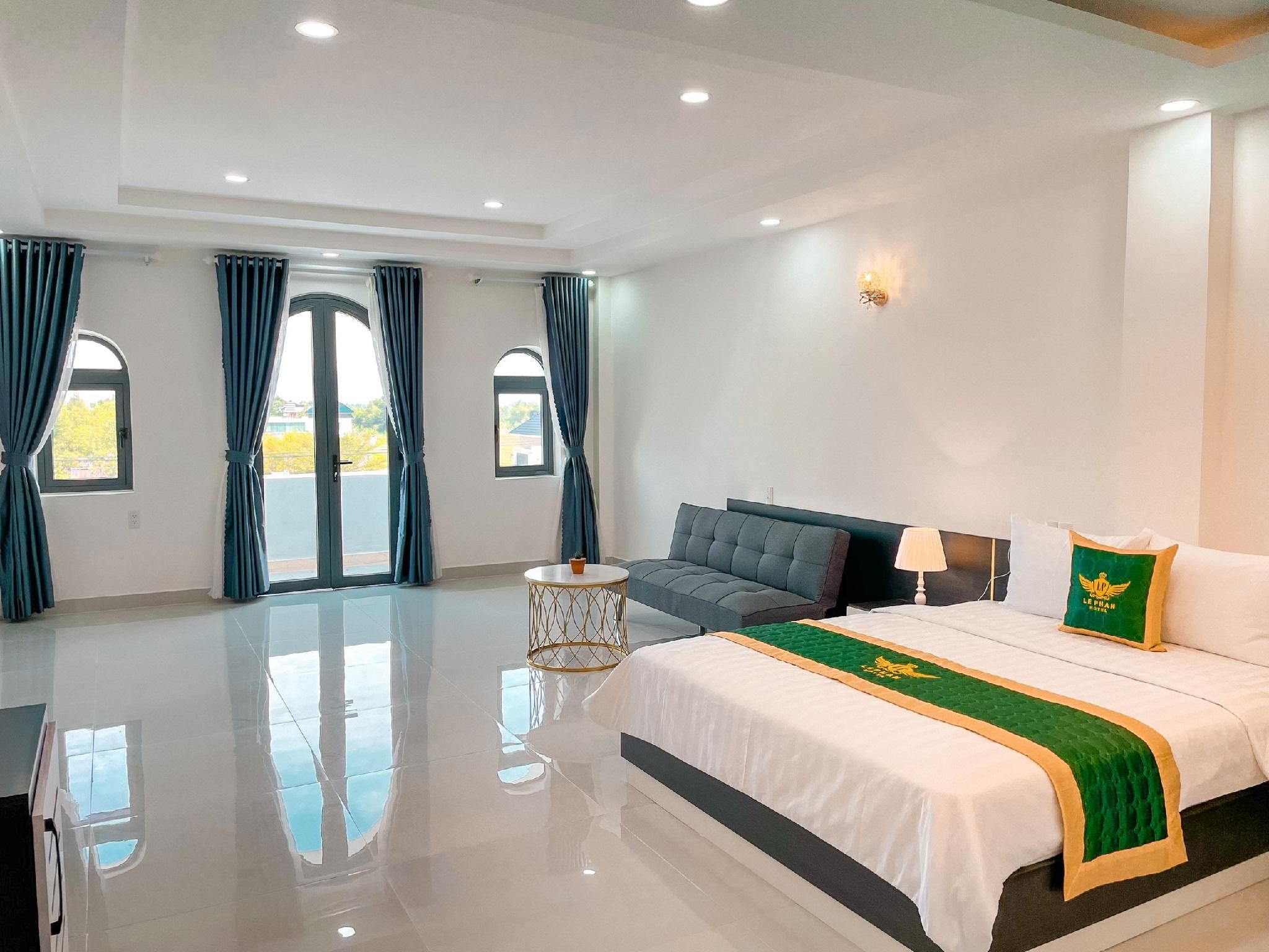 Deluxe, Mountain View, Balcony