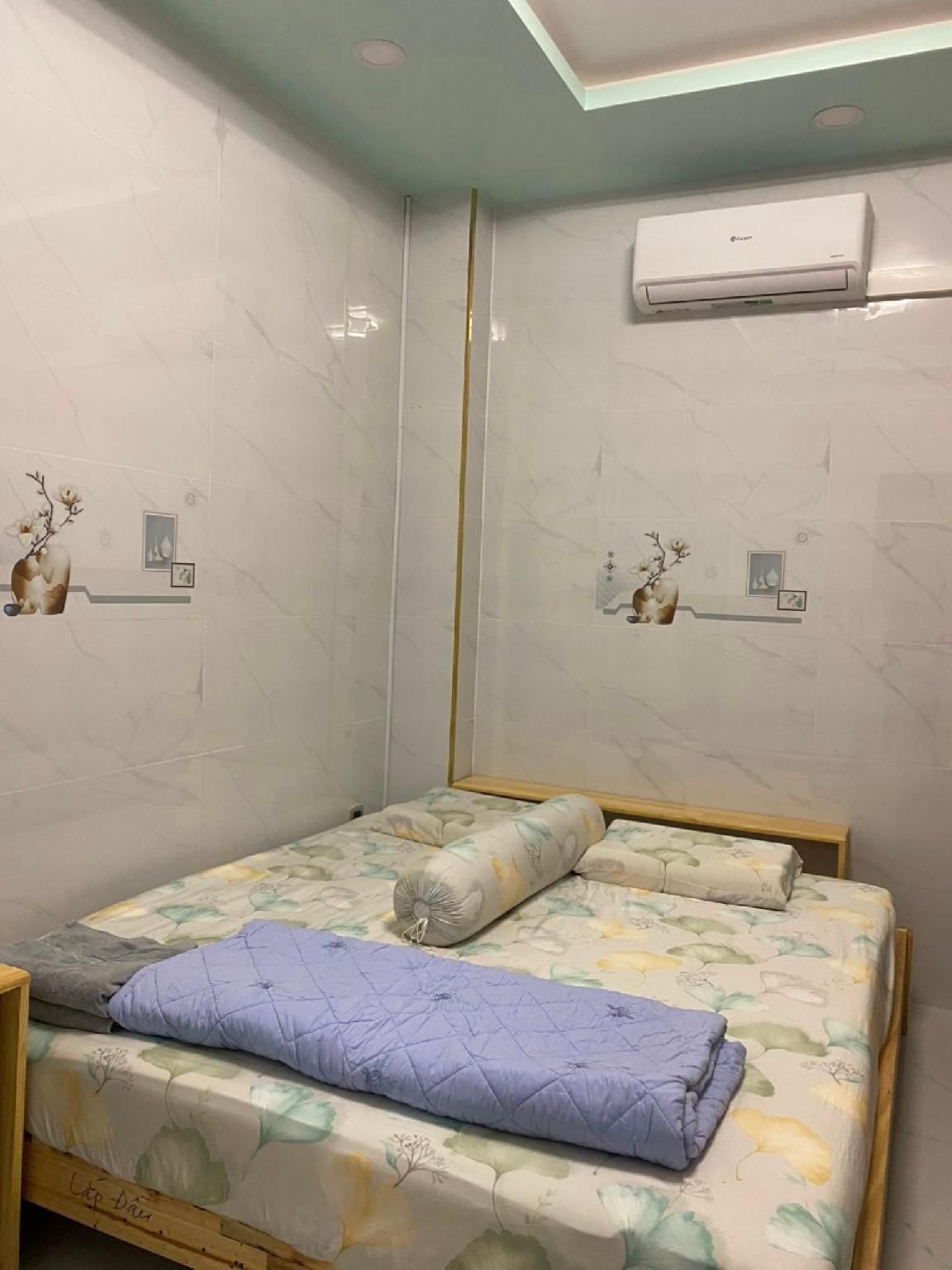 Double Room with Share Bathroom