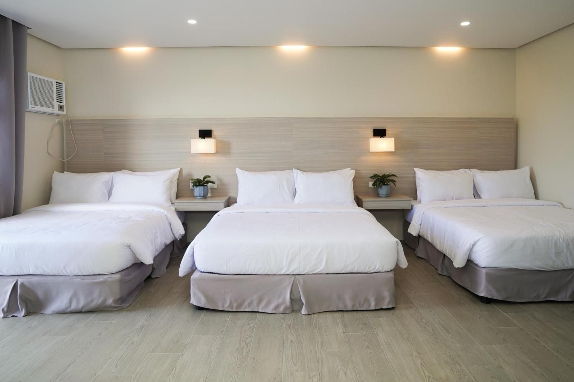 MELAD HOTEL Family Room with Balcony