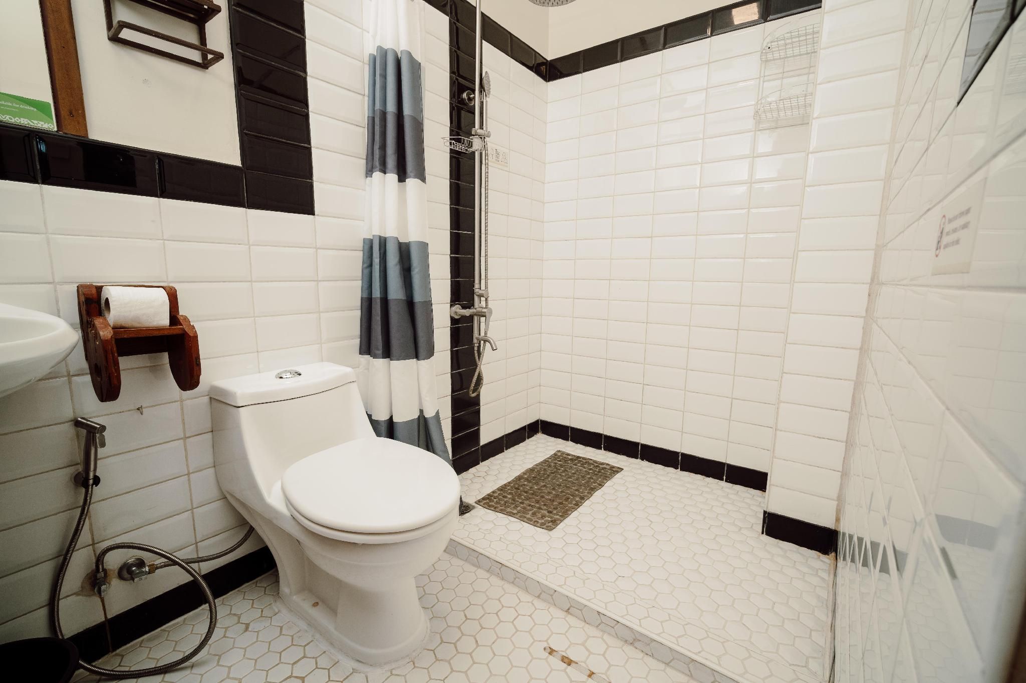 Twin Room - Breakfast Included