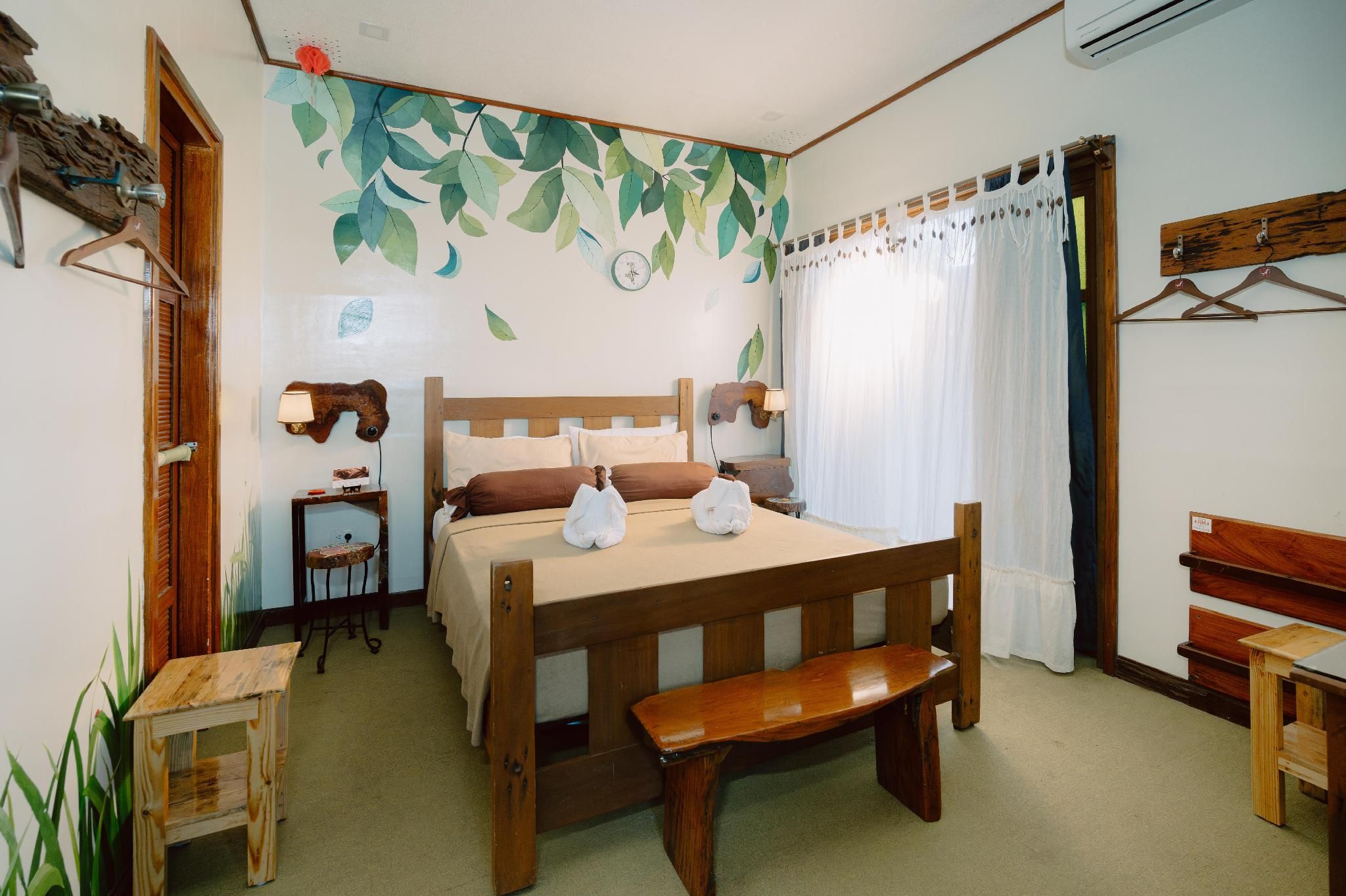 Queen Room with Shower