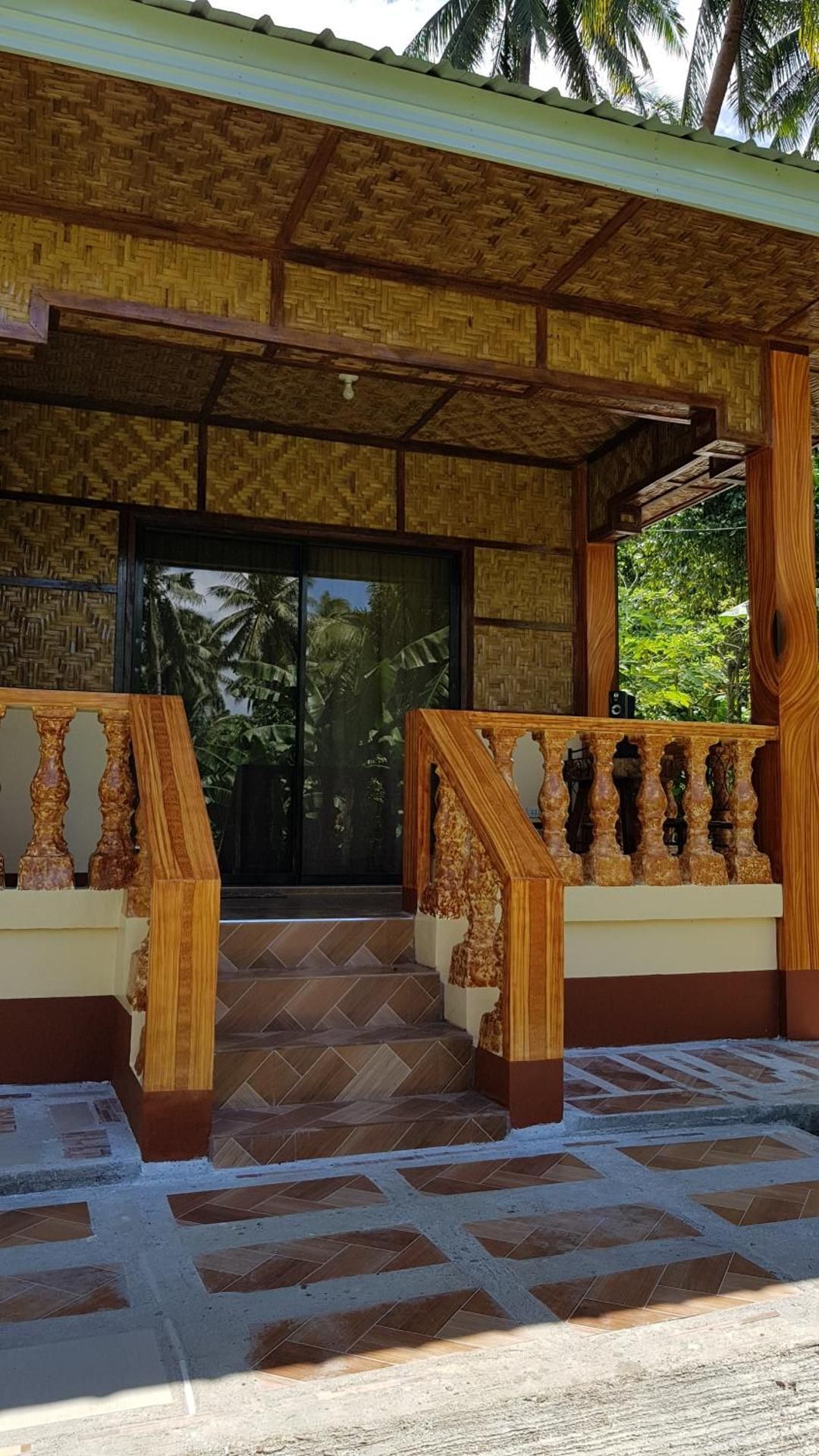 Deluxe Studio