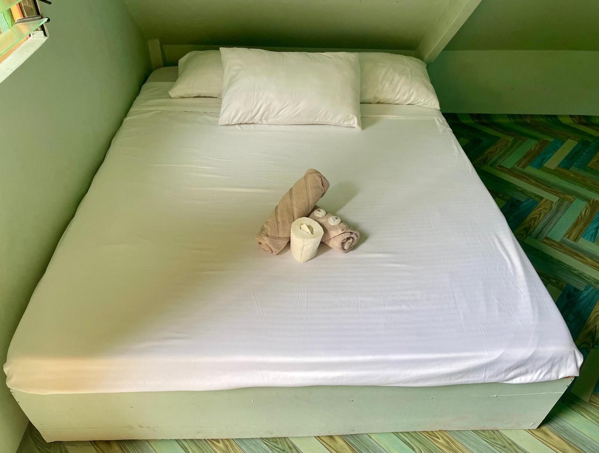 Budget Room with Queen Bed and Bathroom