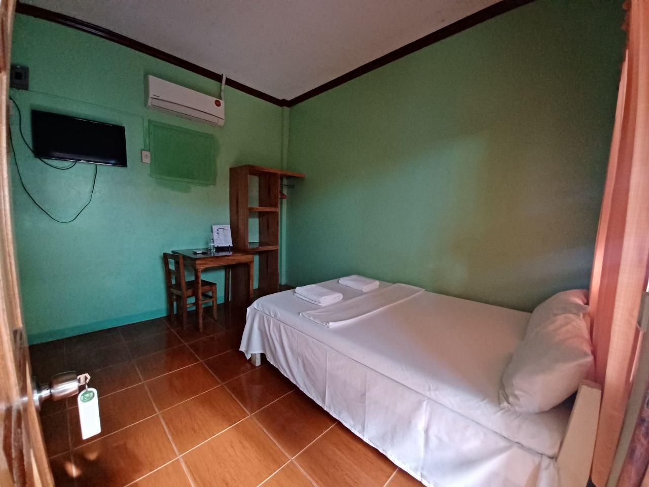 RedDoorz Room