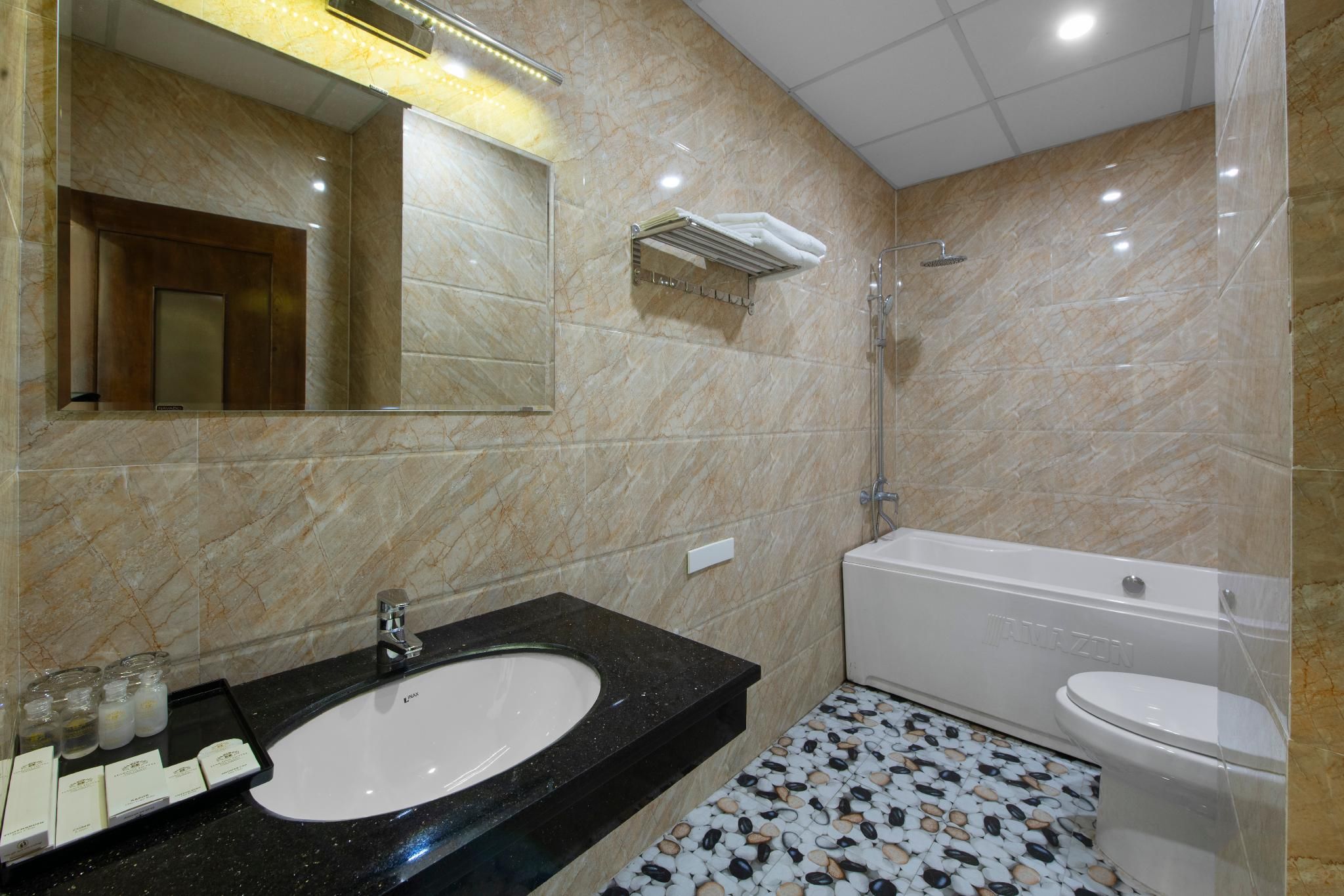 Habana Hotel Thai Nguyen Deluxe Double City View 3