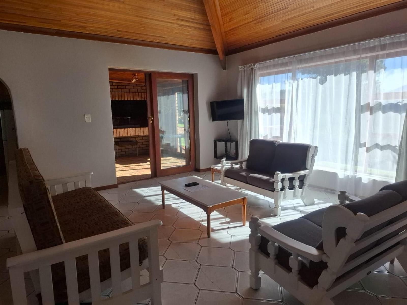 Eagles Nest Bed and Breakfast Chalet 2