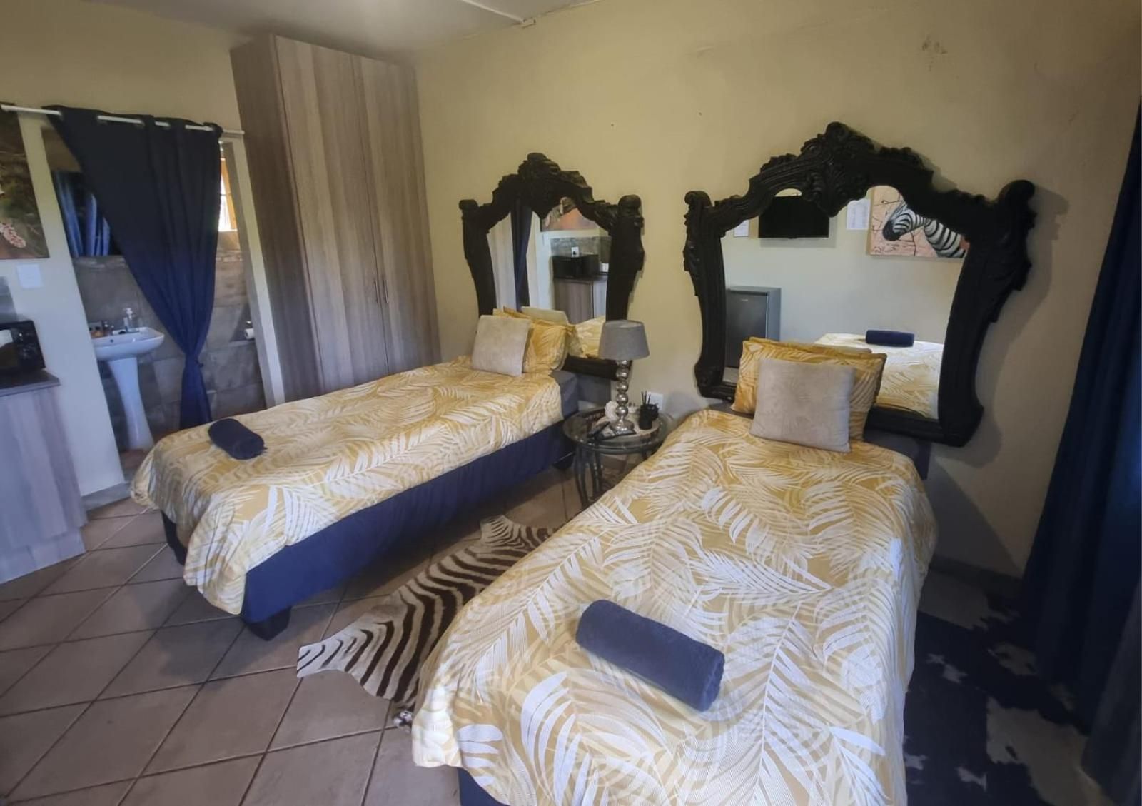 Twin Room with Private Bathroom