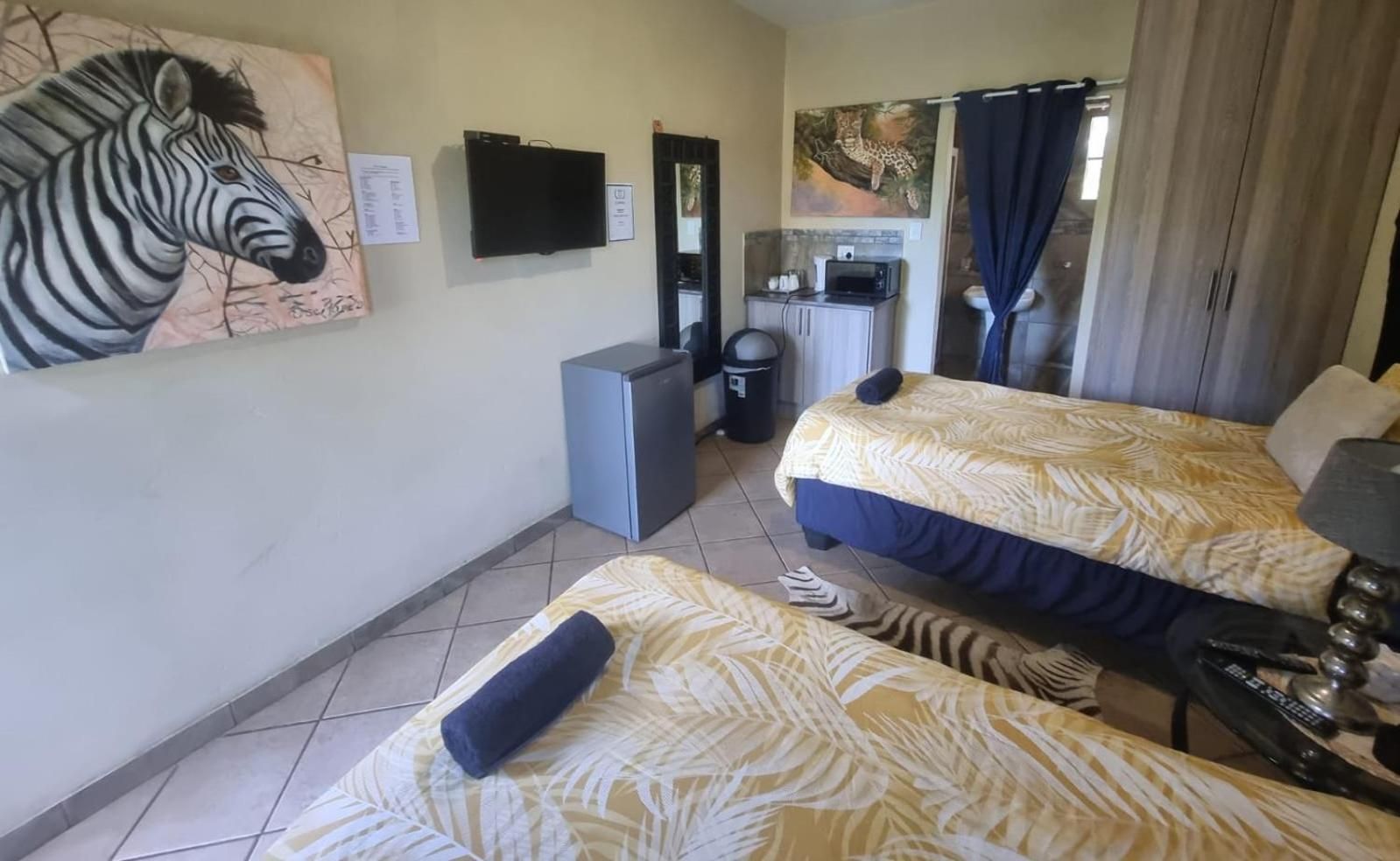 Twin Room with Private Bathroom