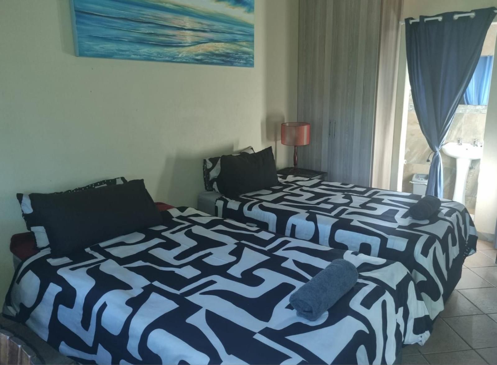 Standard Twin Room with Garden View