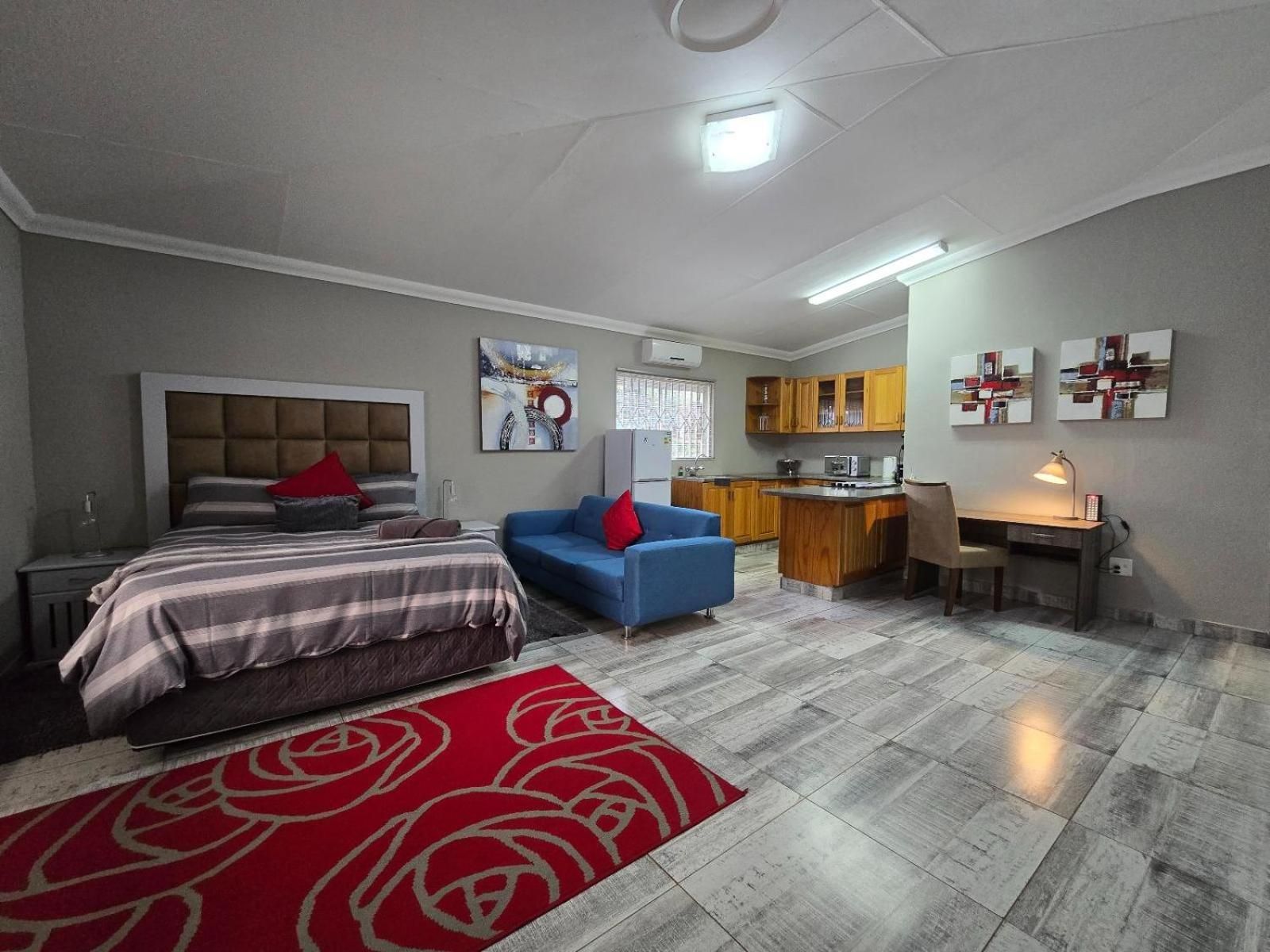 Standard Queen Room