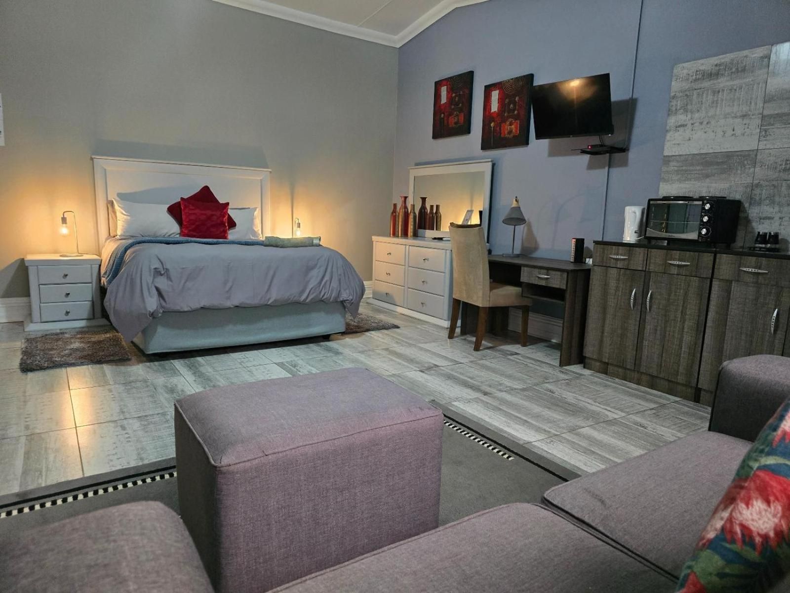 Basic Queen Room