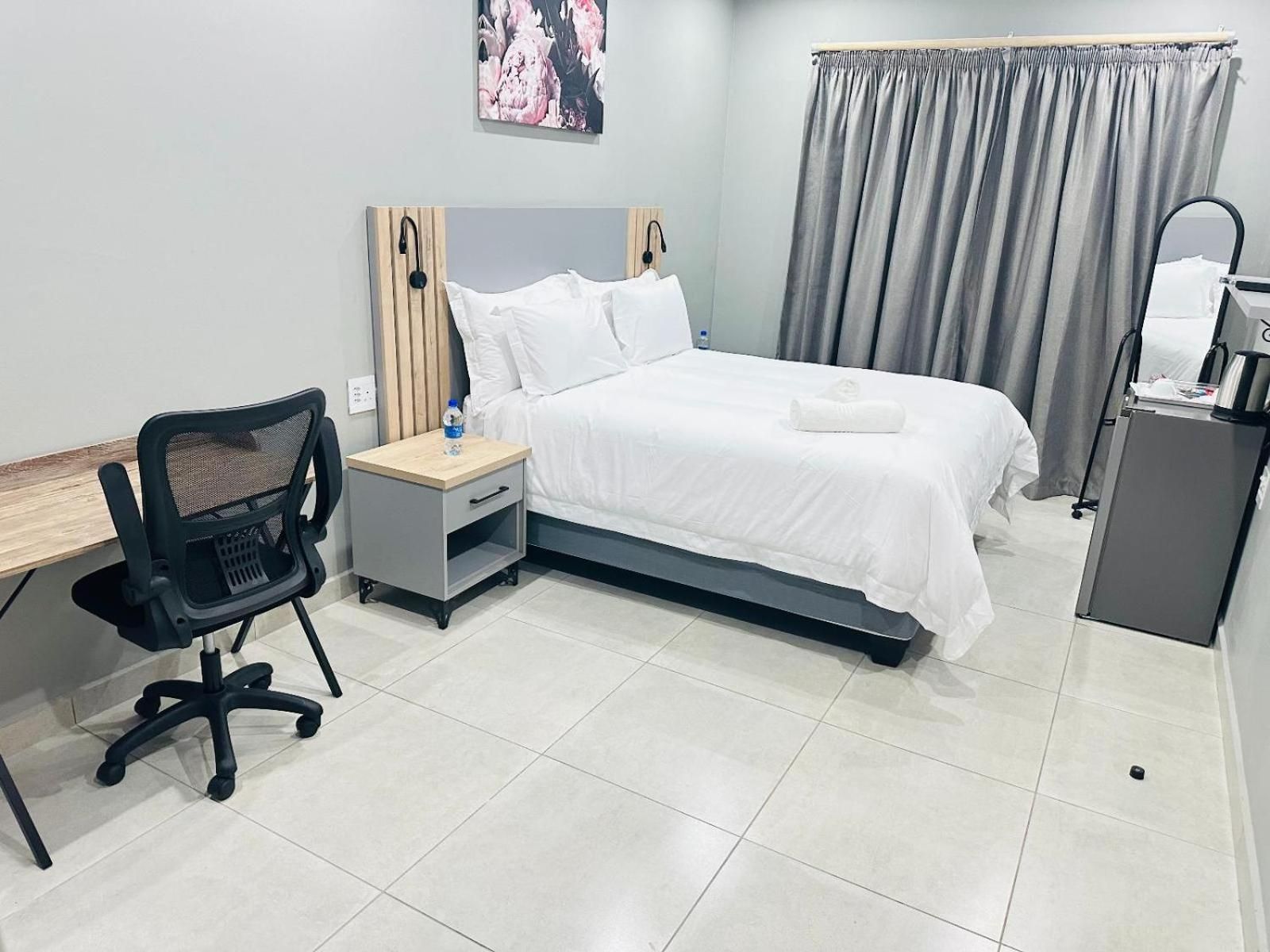 Comfort Queen Room