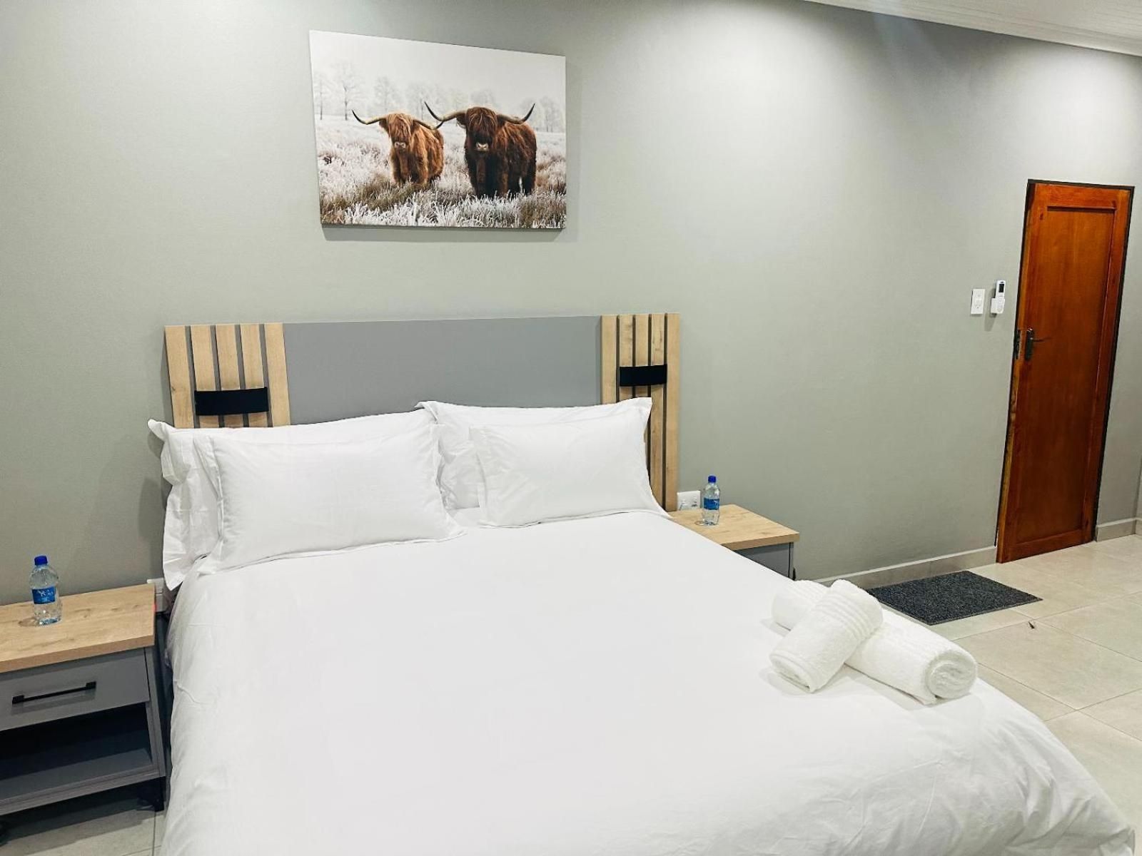 Deluxe Queen Room
