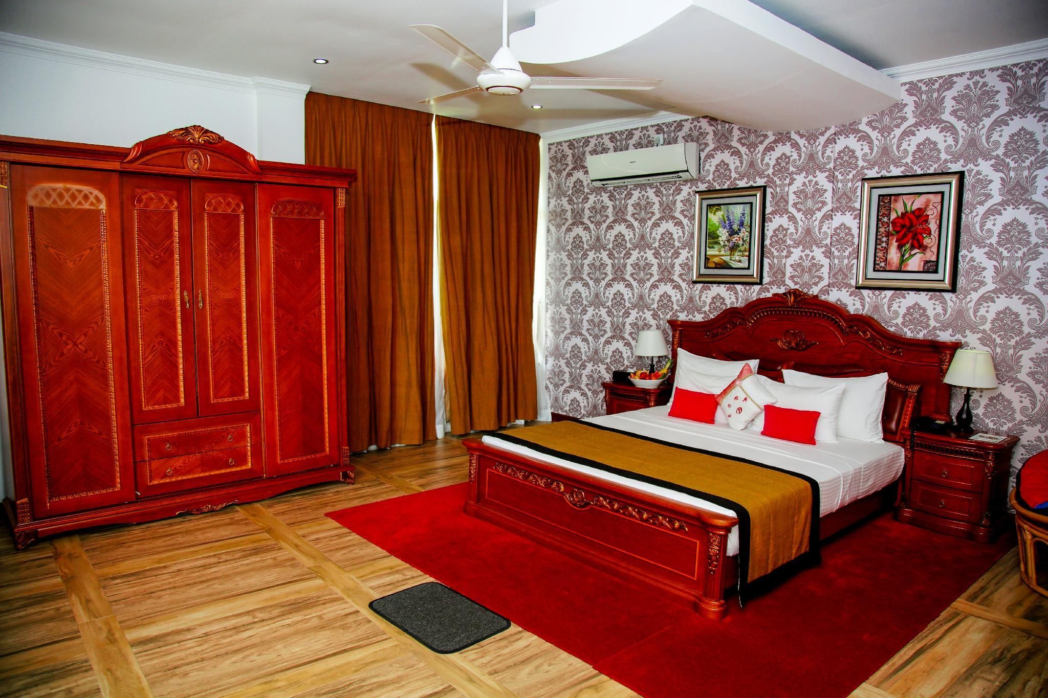Executive Suite