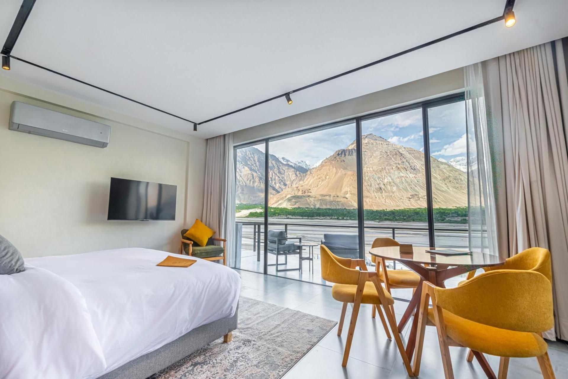 Suite with River View