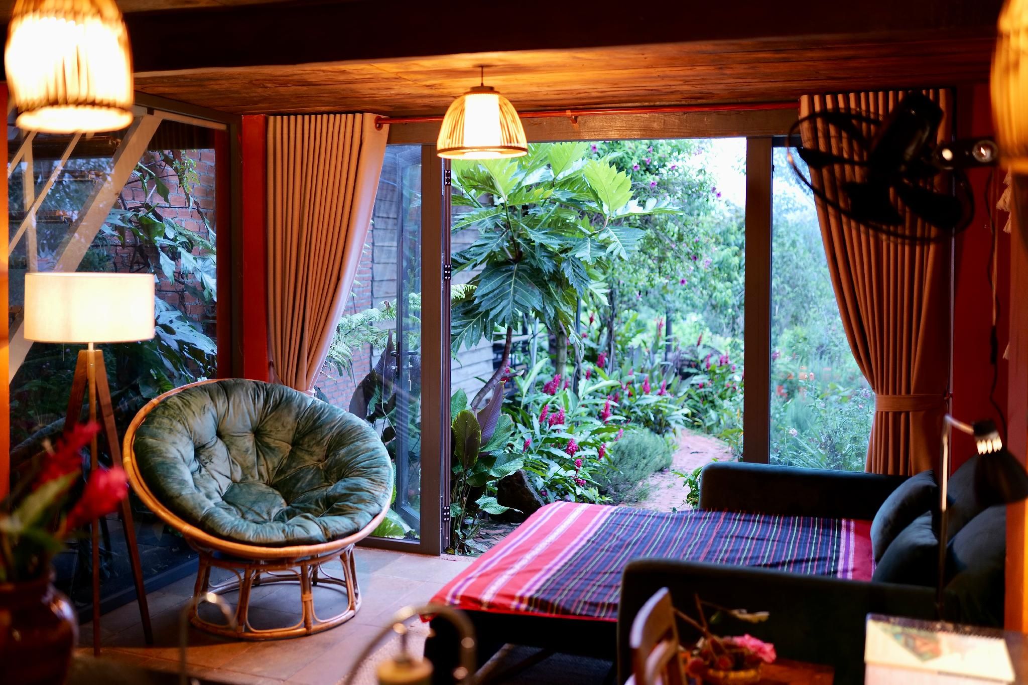 One-Bedroom House with 2 Queen Beds