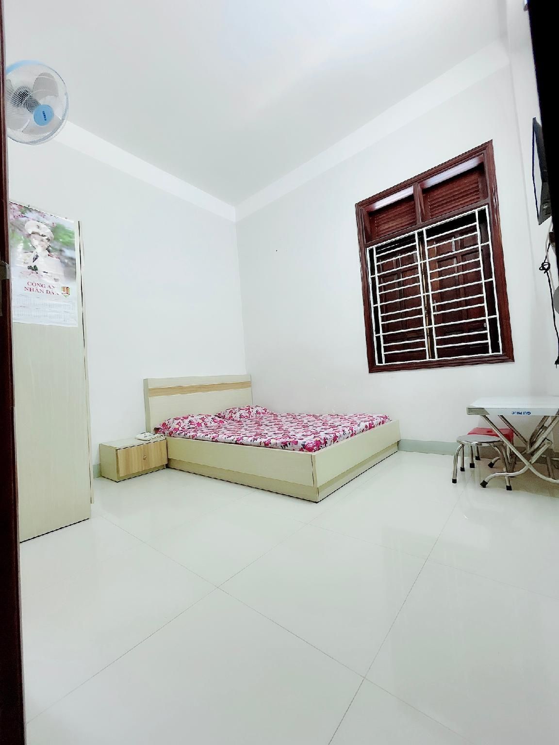 Standard Double with window