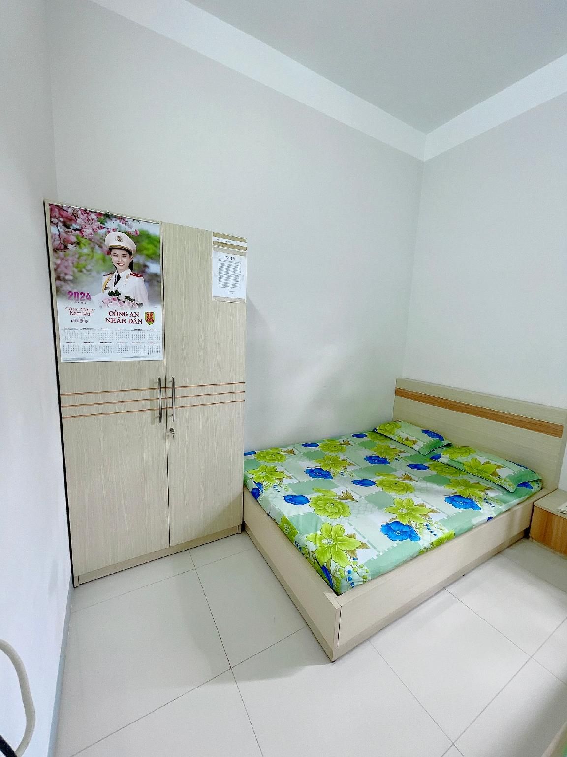 Nhà Nghỉ Hoa Mai Twin Room with Window 2