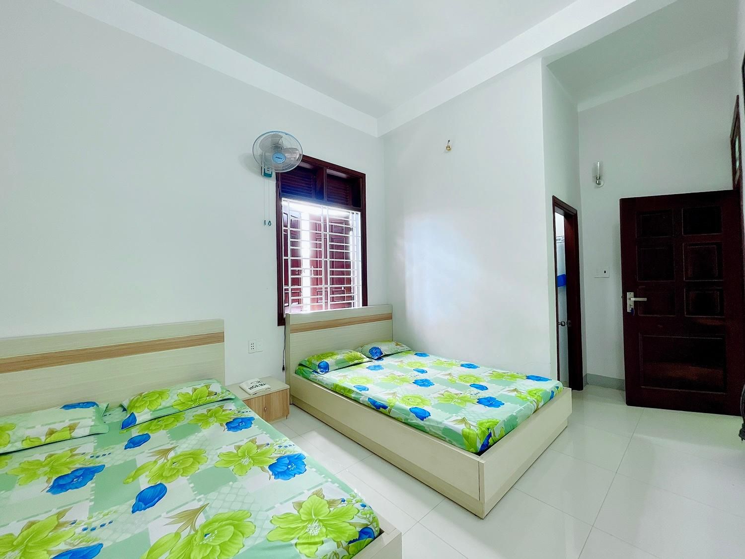 Nhà Nghỉ Hoa Mai Twin Room with Window