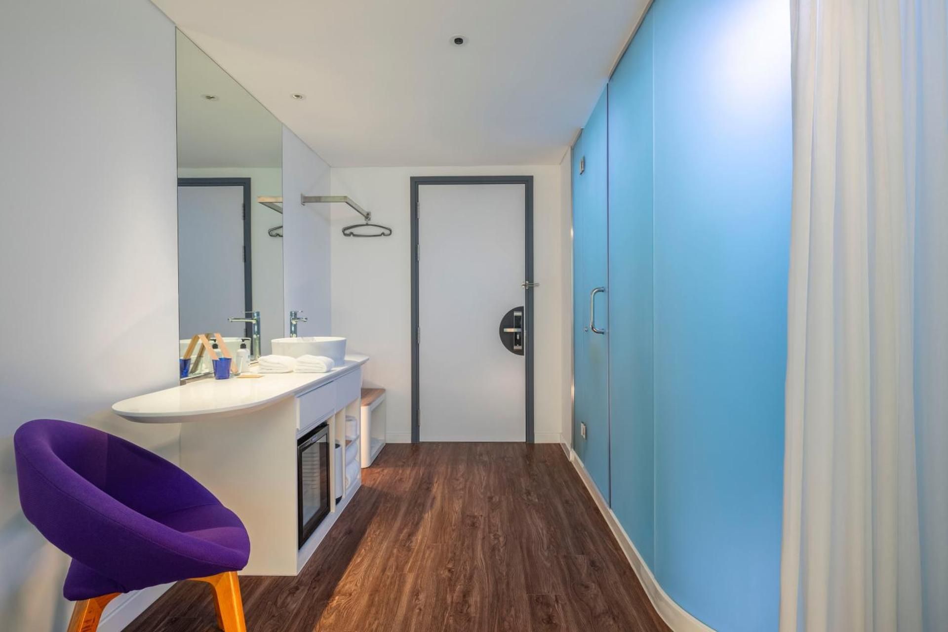 Tru by Hilton Buon Ma Thuot City Centre 1 King Guest room with Sofa bed 3