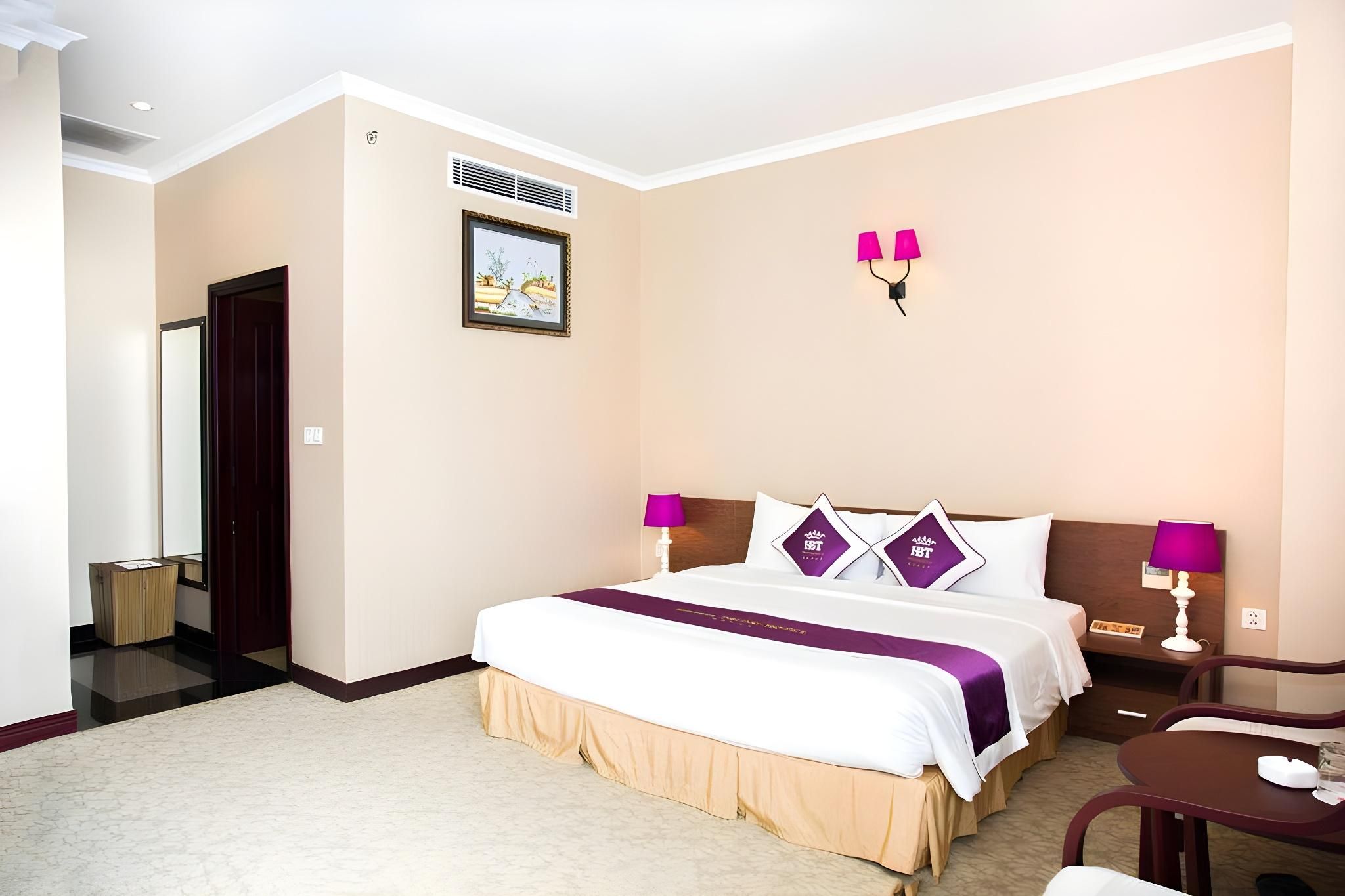 Hai Ba Trung Hotel and Spa Superior