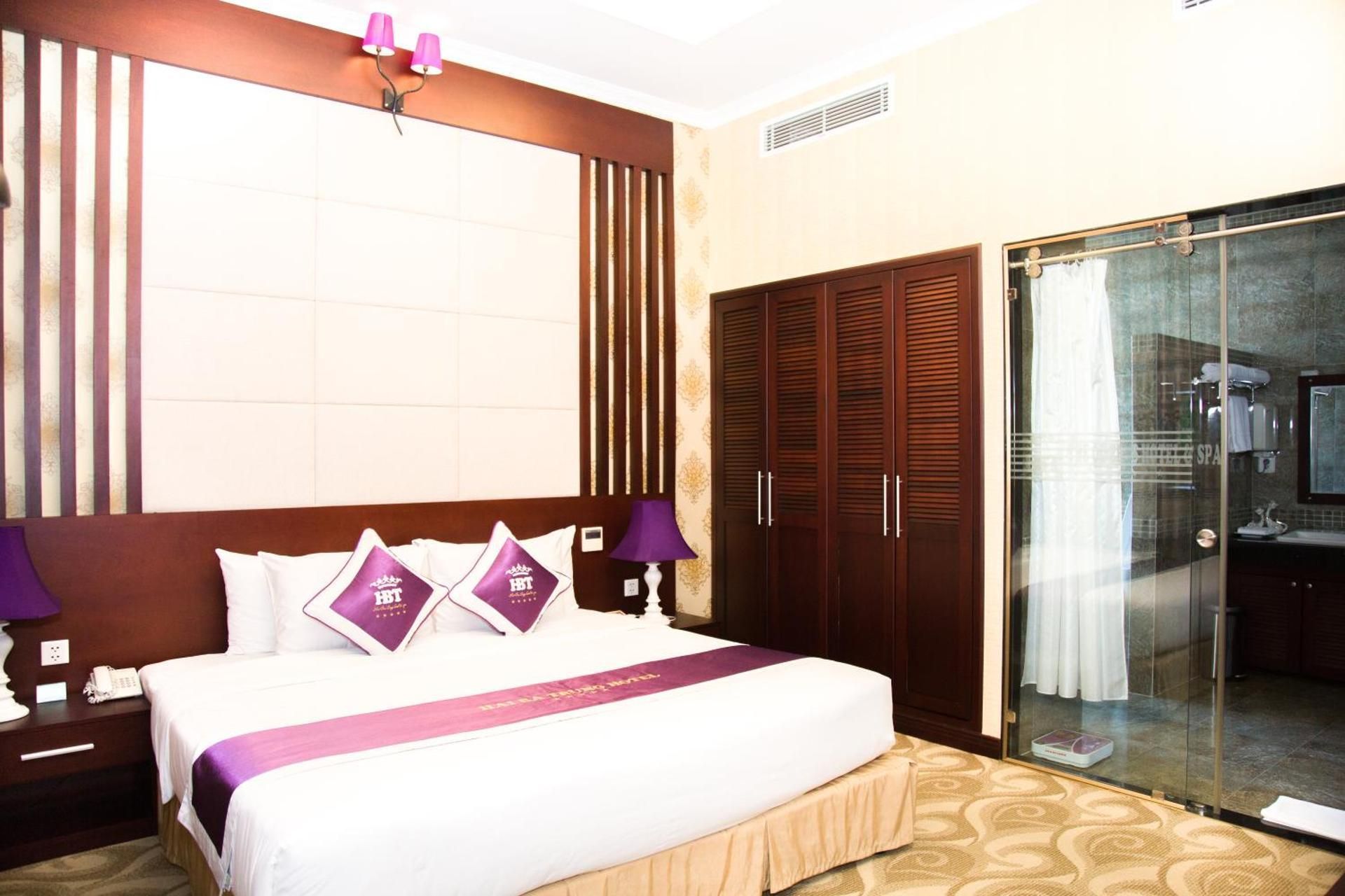 Hai Ba Trung Hotel and Spa Suite